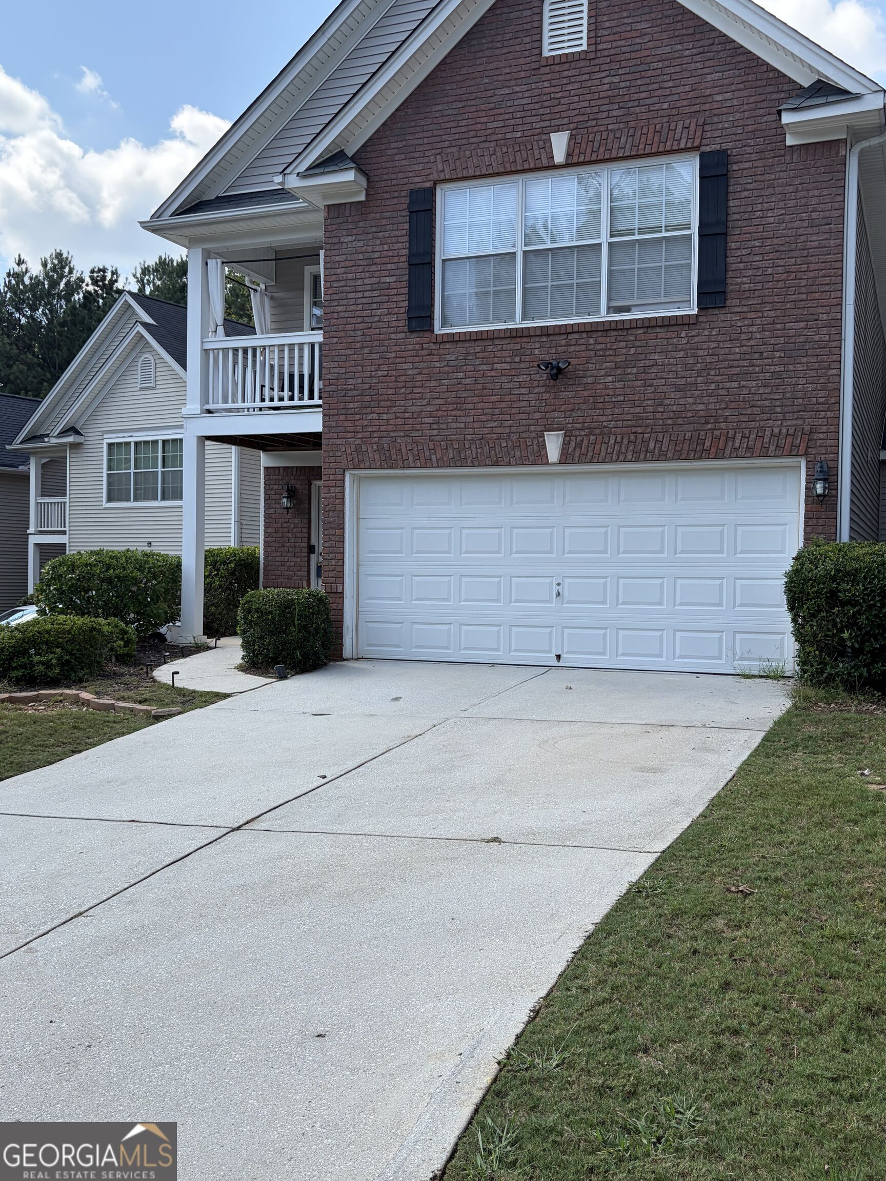 667 Lakes Circle Property Photo 1