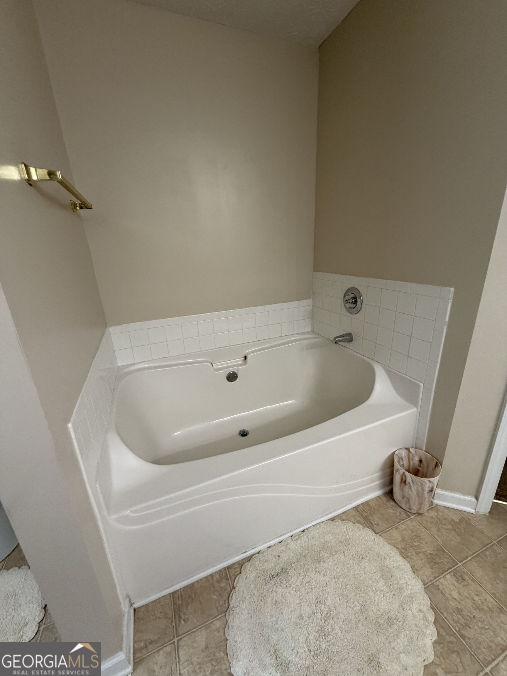 667 Lakes Circle Property Photo 15