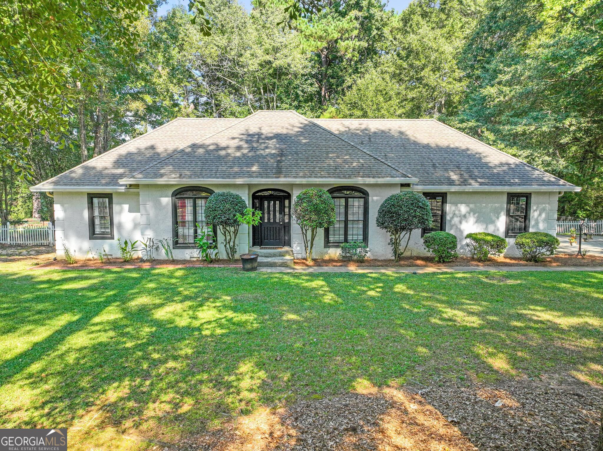 215 Clearview Circle Property Photo 1