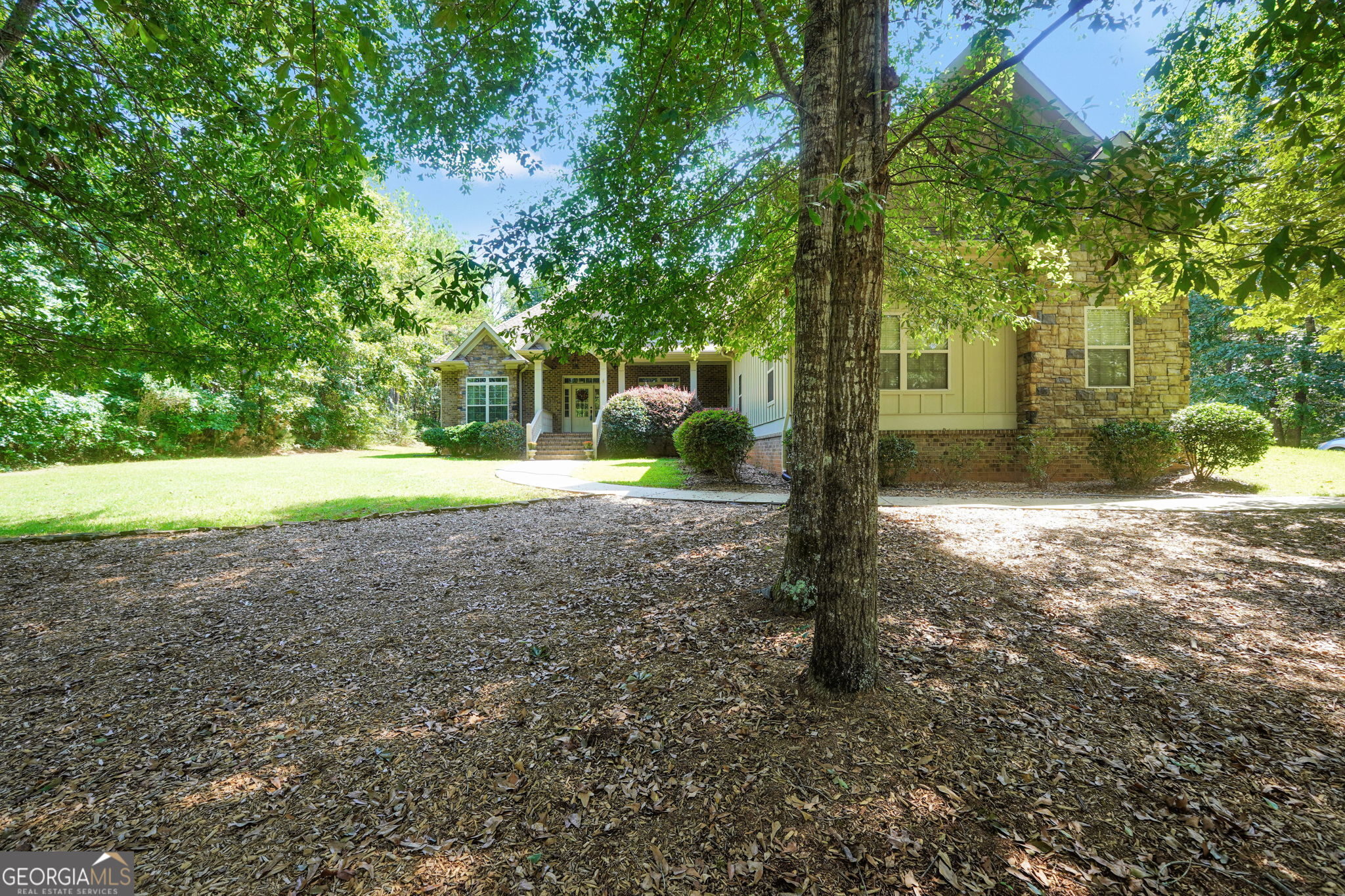 505 Crescent Drive Property Photo 3