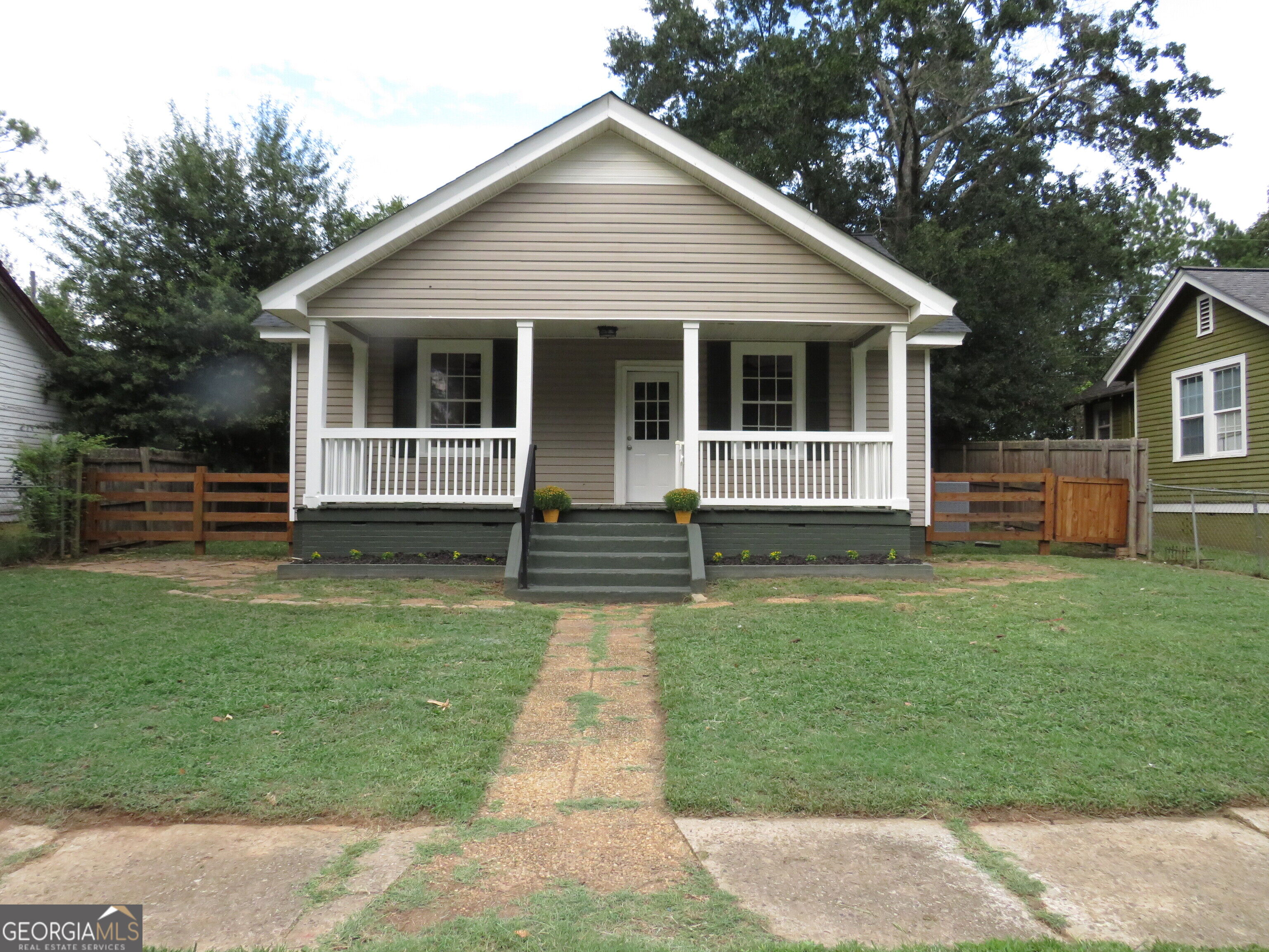 574 Lane Street Property Photo 1