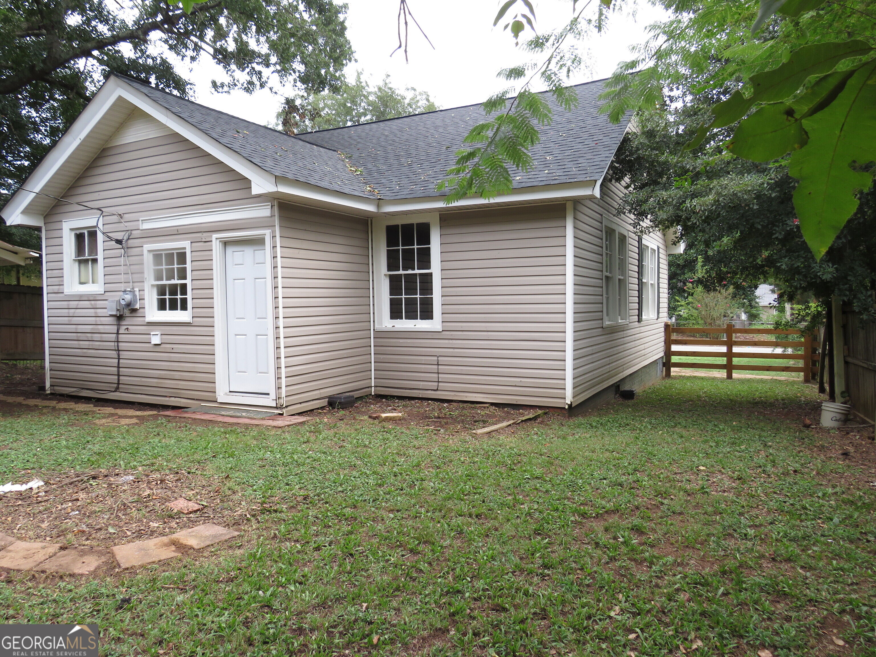 574 Lane Street Property Photo 6