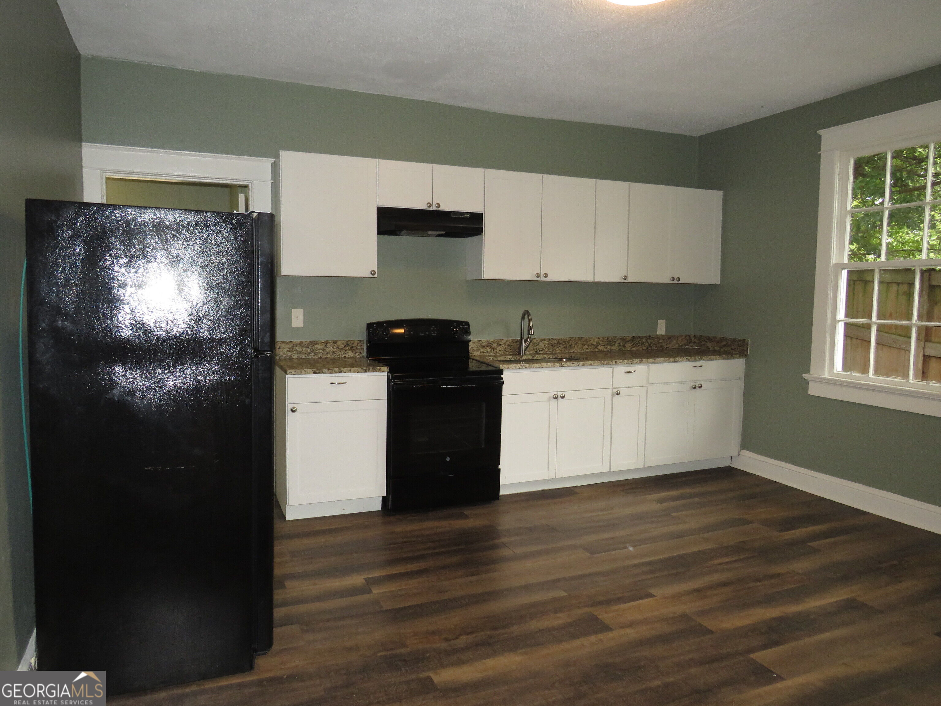 574 Lane Street Property Photo 7