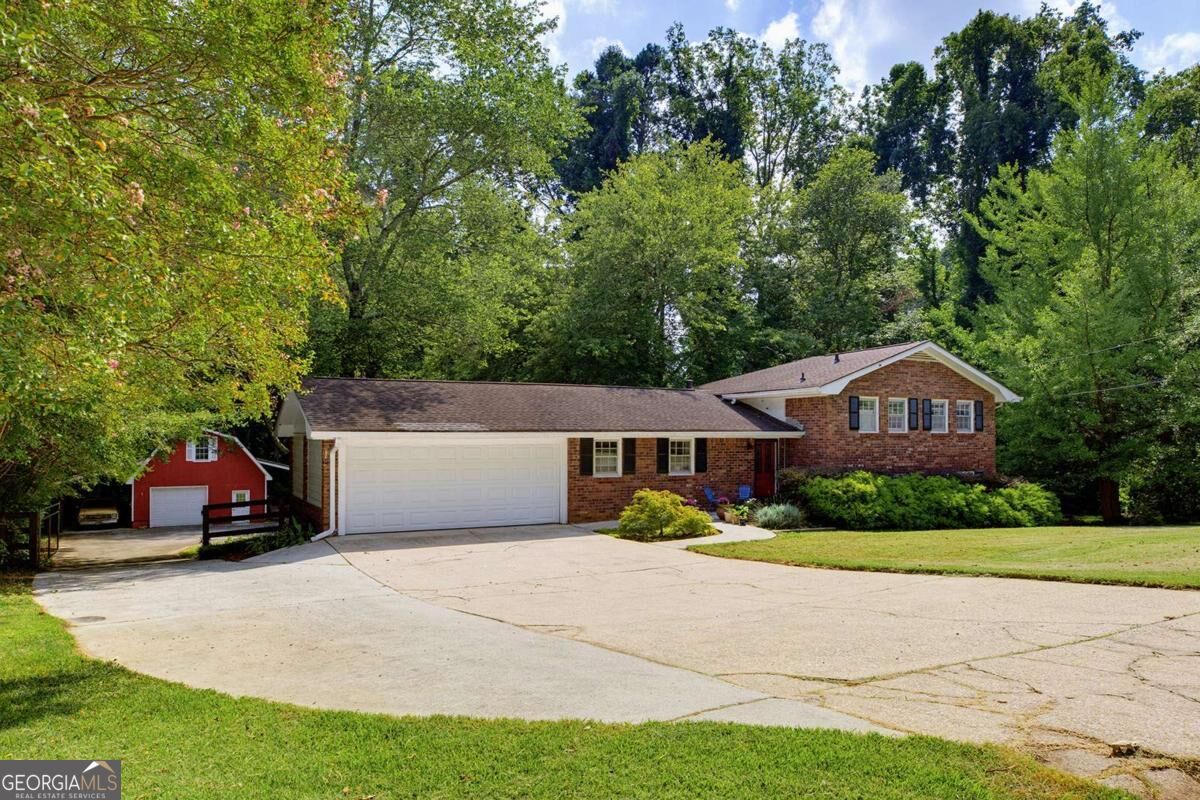 949 Tranquil Drive Property Photo 2