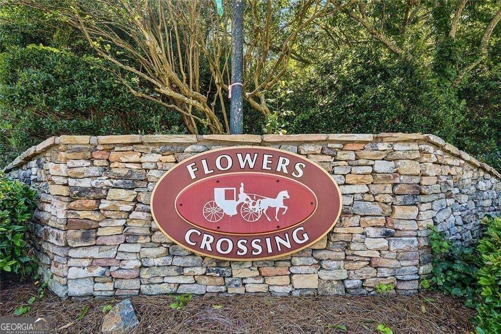 939 Flowers Crossing Property Photo 47