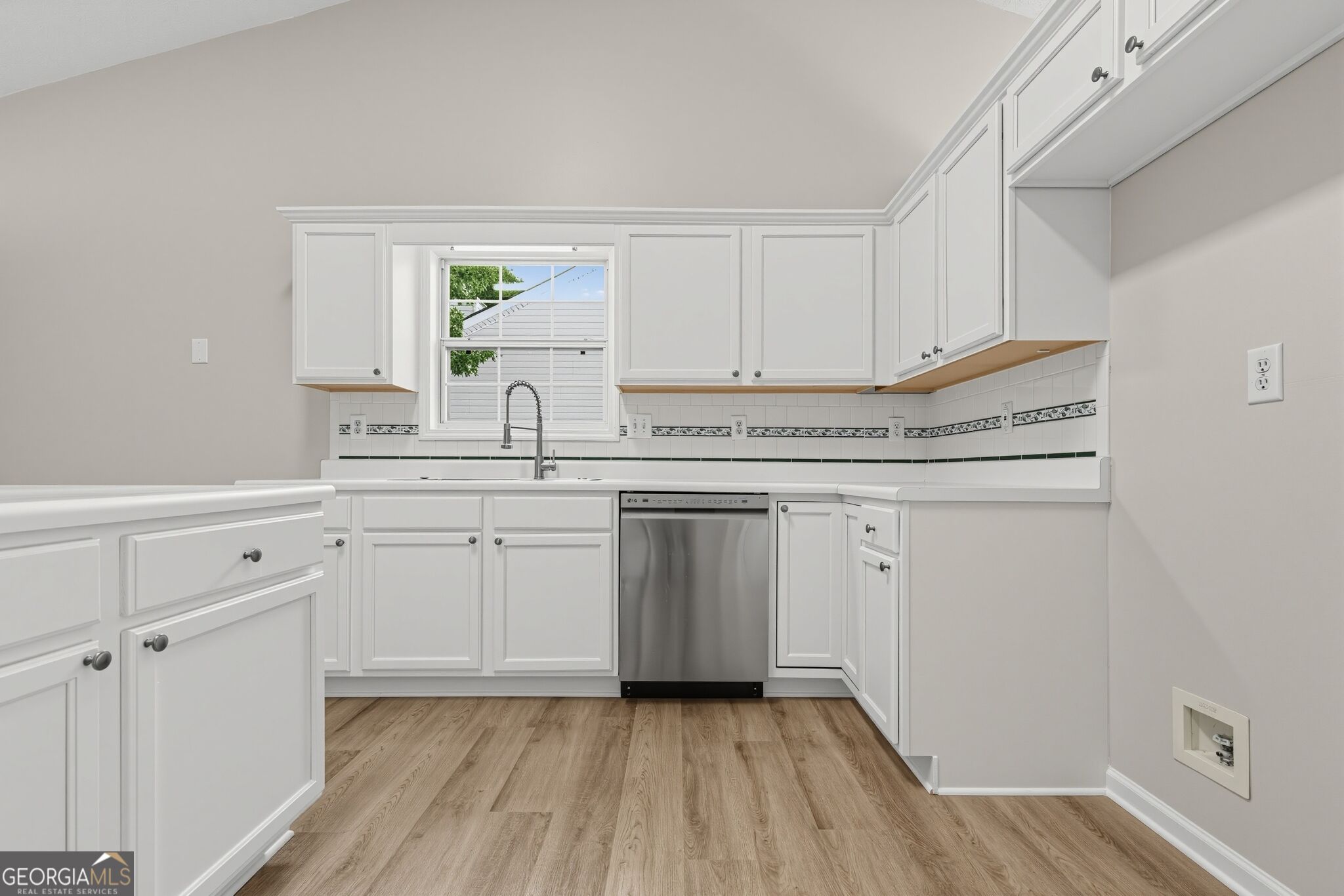 2720 Matlin Way Property Photo 6