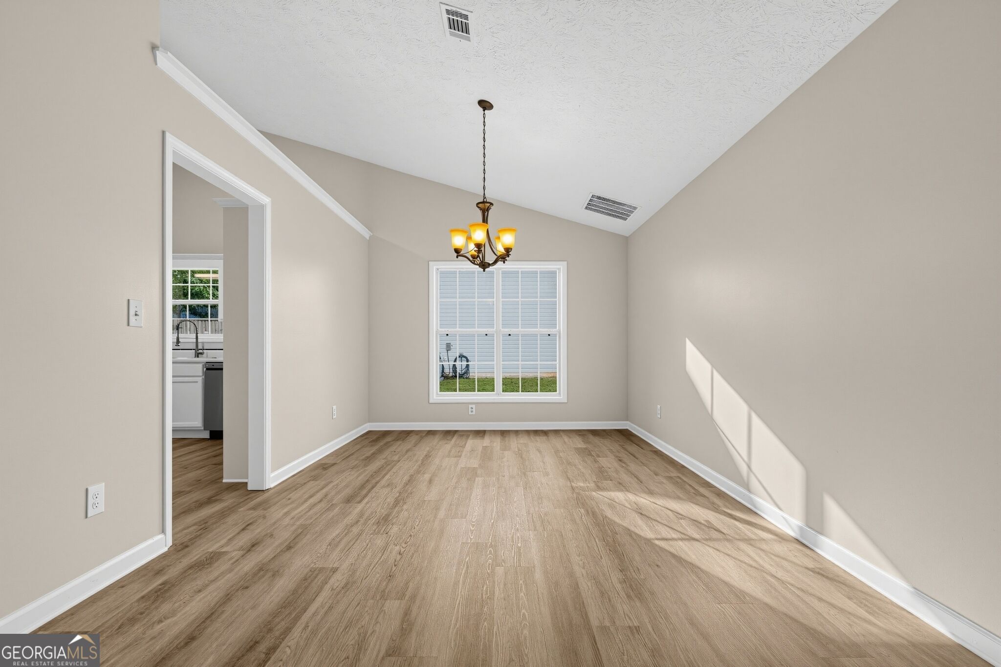 2720 Matlin Way Property Photo 8