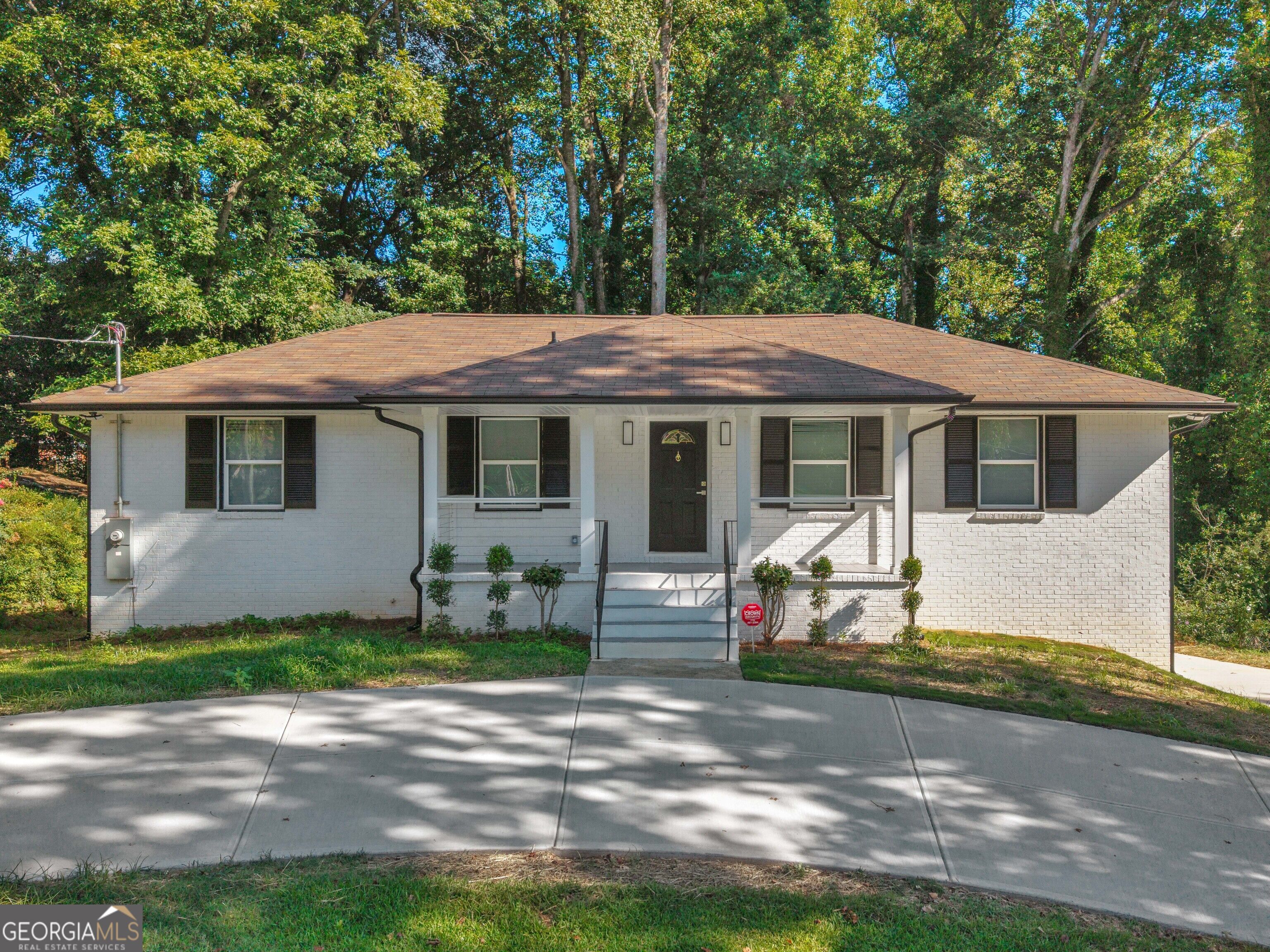 984 Morrow Road Property Photo 1