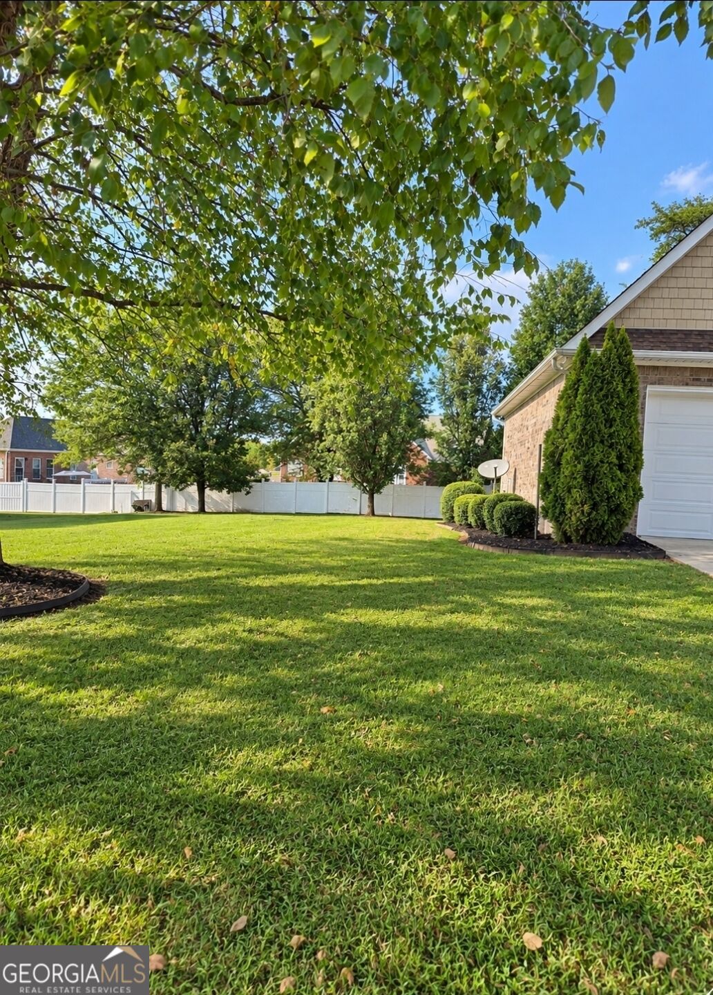 97 E Riley Property Photo 2