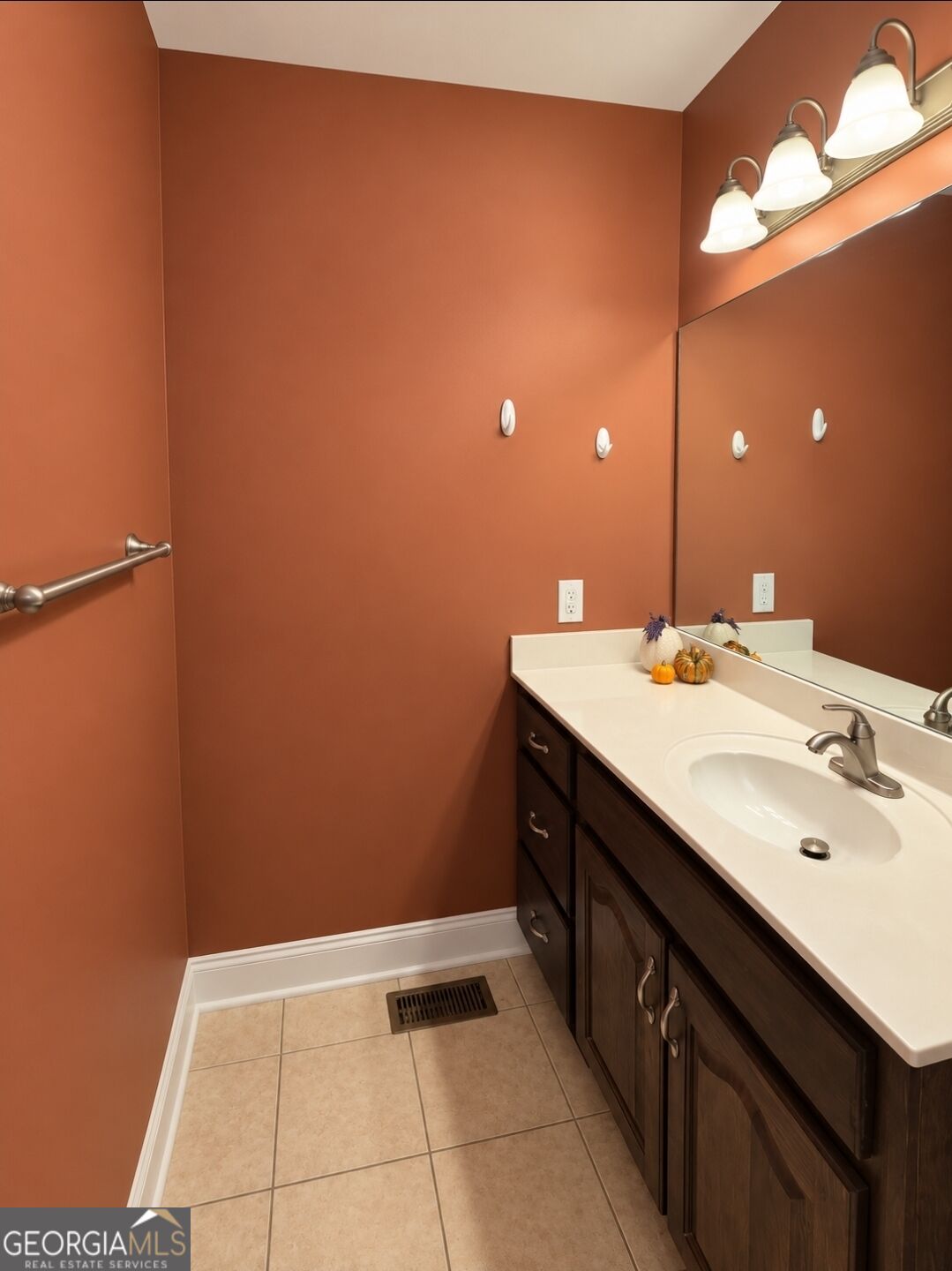 97 E Riley Property Photo 17