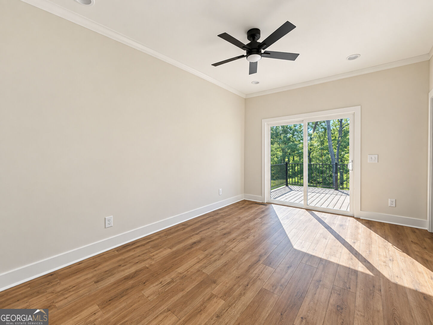 420 Lake Place Drive Property Photo 3