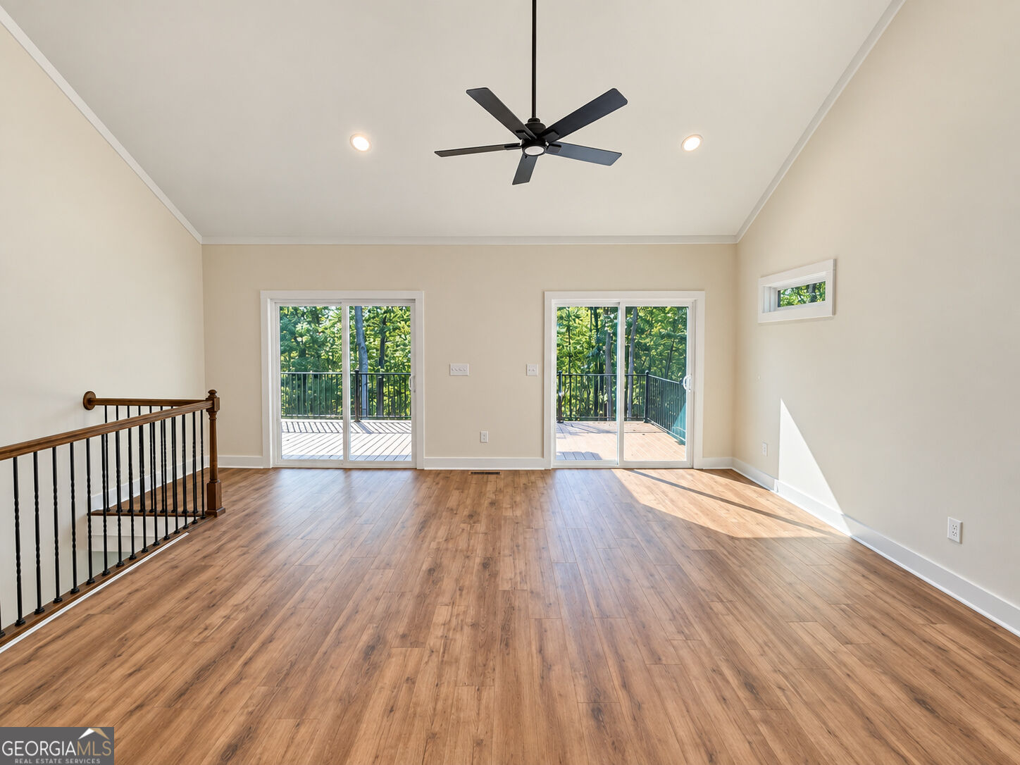 420 Lake Place Drive Property Photo 4