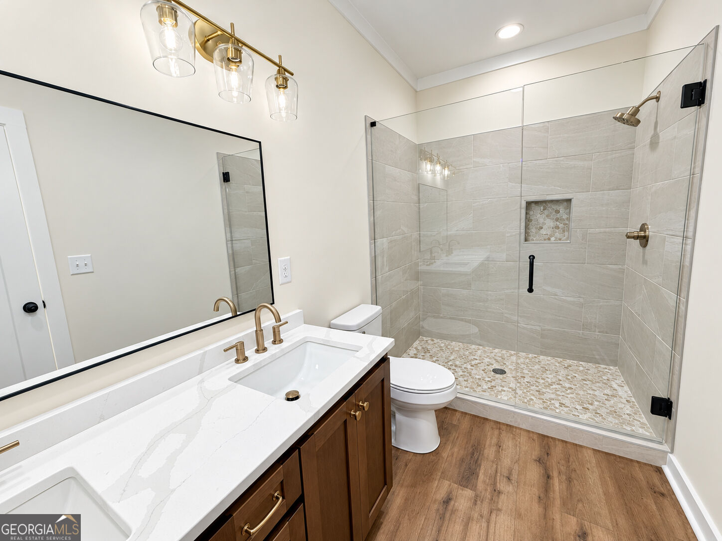 420 Lake Place Drive Property Photo 7
