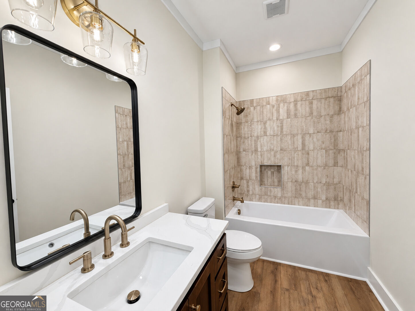 420 Lake Place Drive Property Photo 14