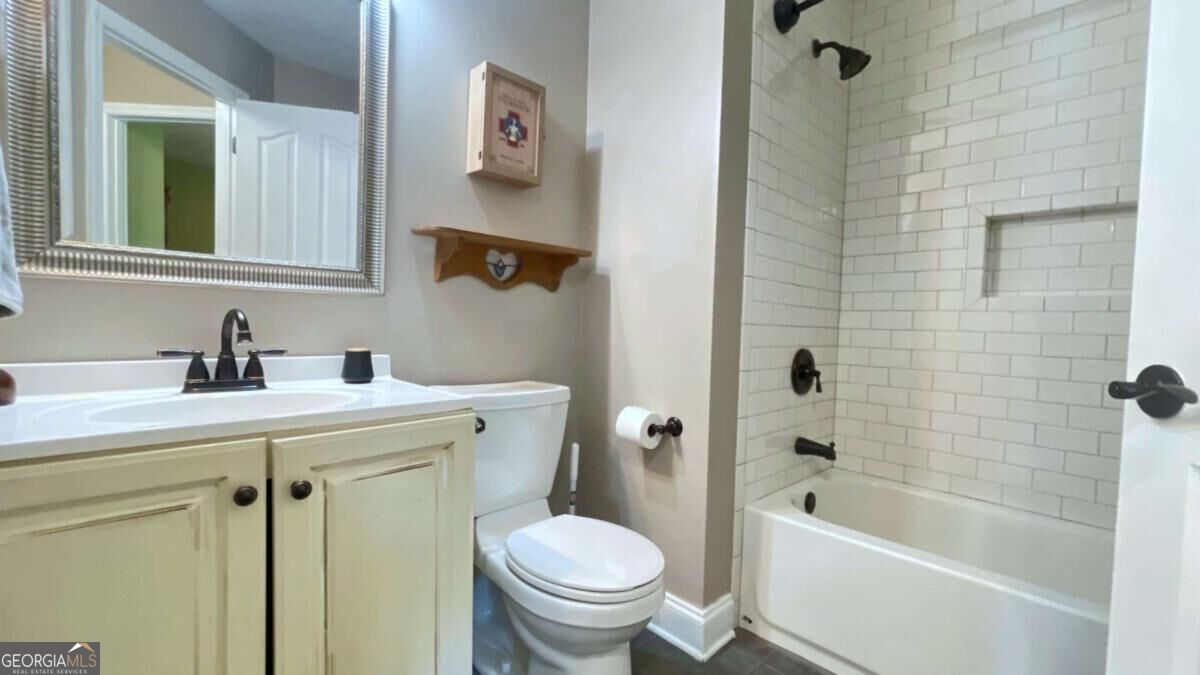 301 Hidden Oaks Drive Property Photo 41