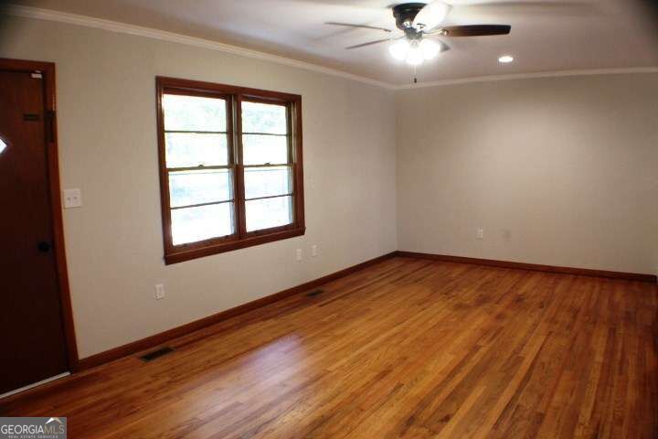 1306 Edgewood Drive Property Photo 3