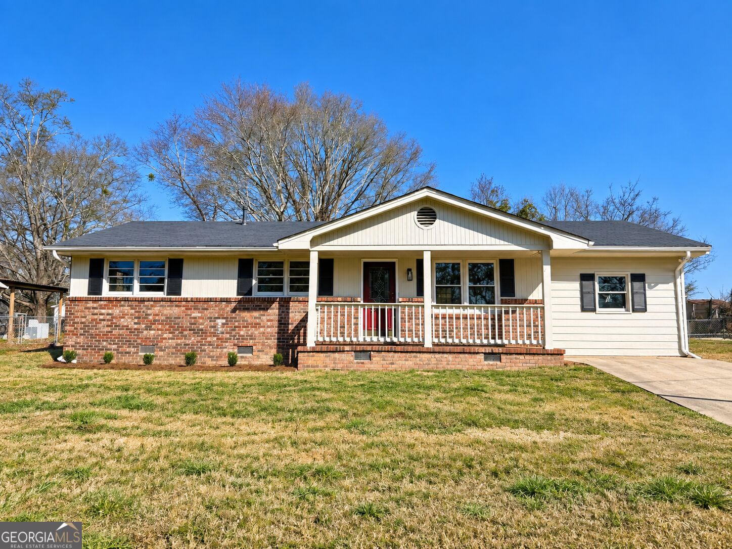 1091 Mountain View Road NW Property Photo 1