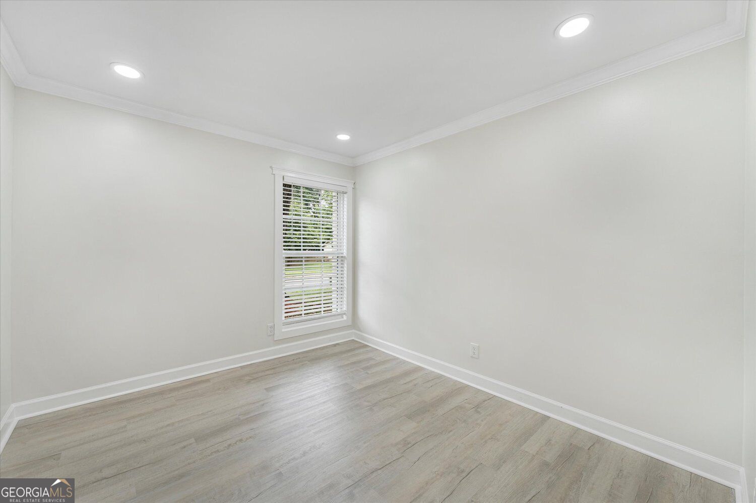 6073 Fieldcrest Drive Property Photo 14