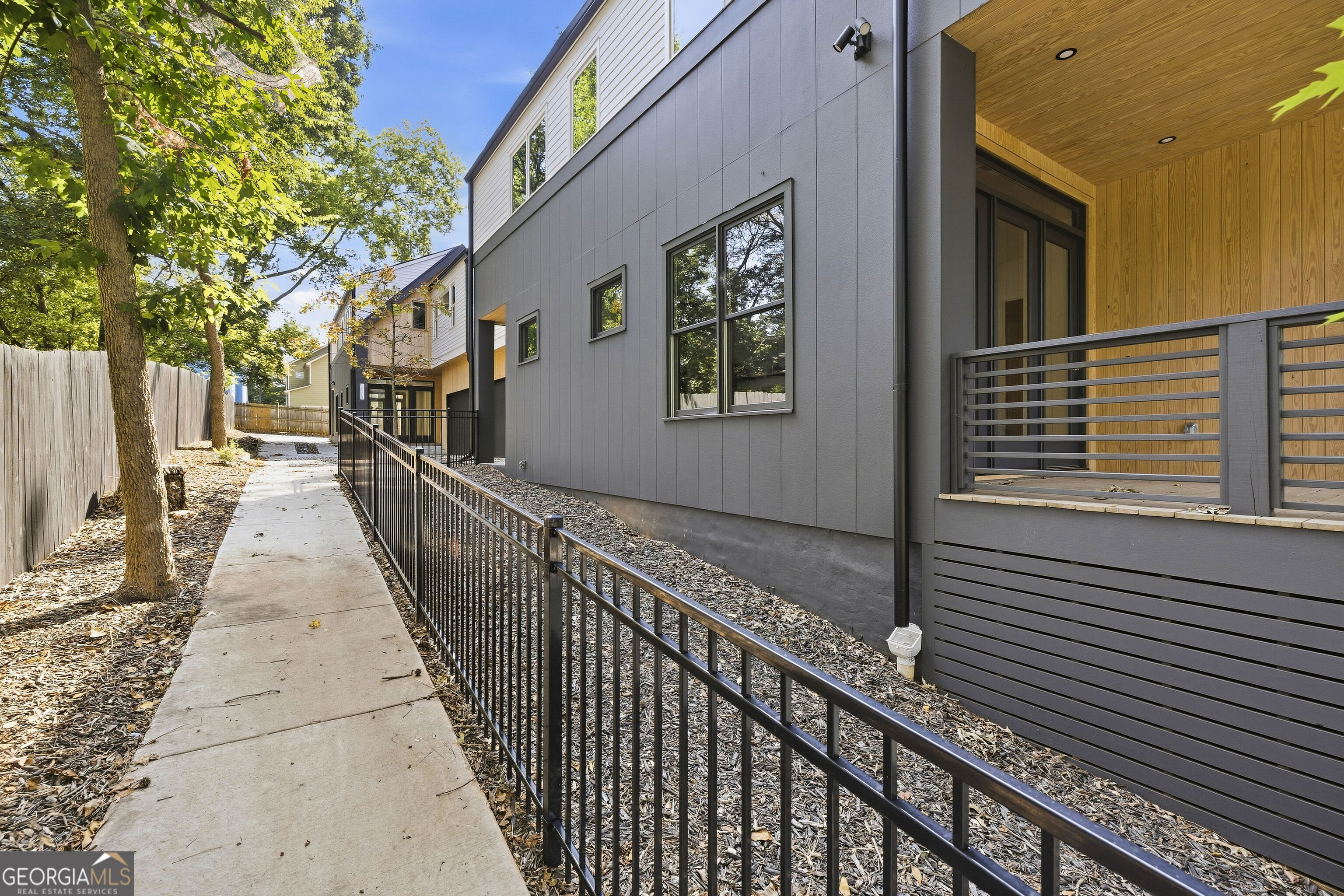 1010 Boulevard Se # A Property Photo 3
