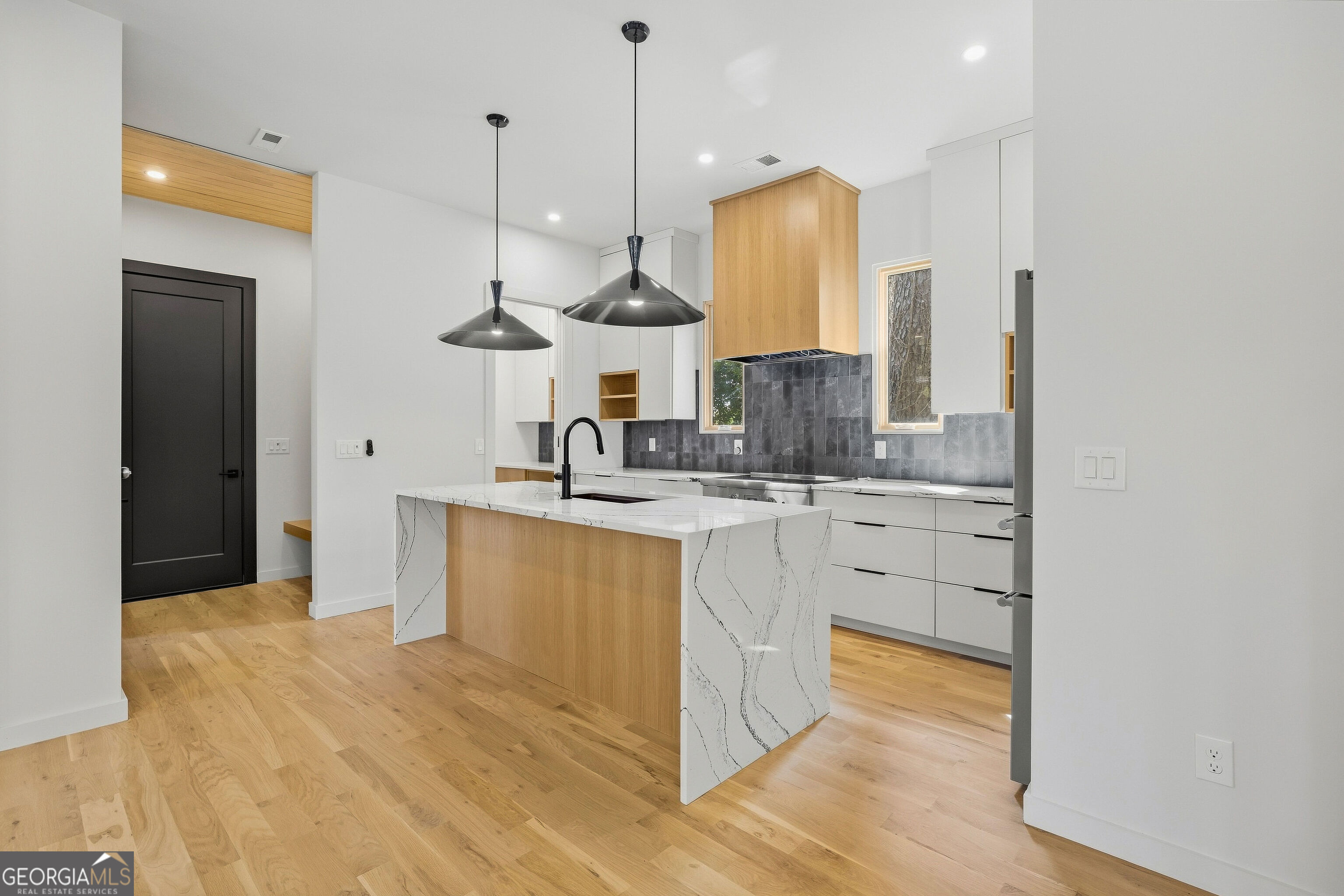 1010 Boulevard Se # A Property Photo 5