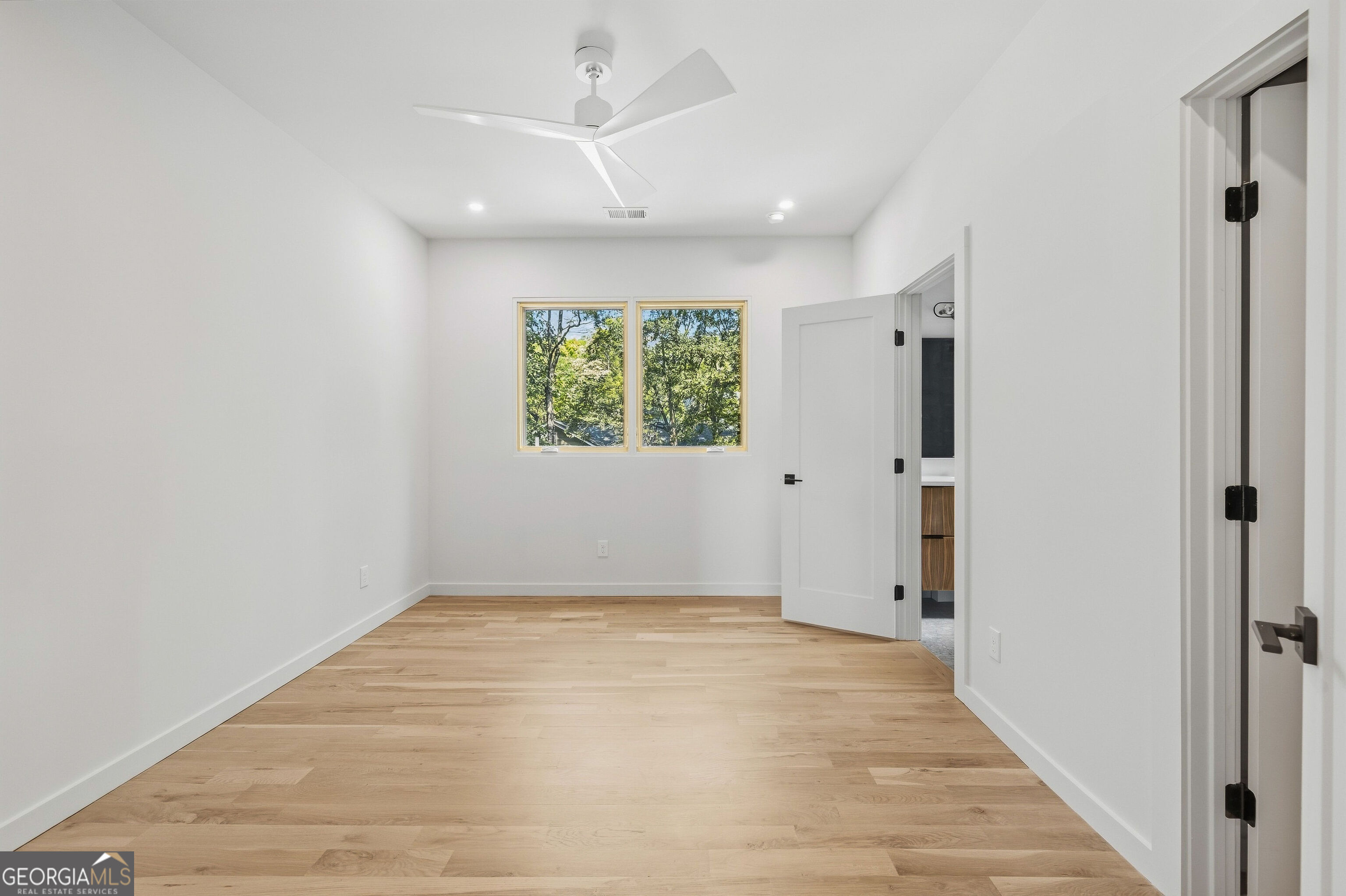 1010 Boulevard Se # A Property Photo 25