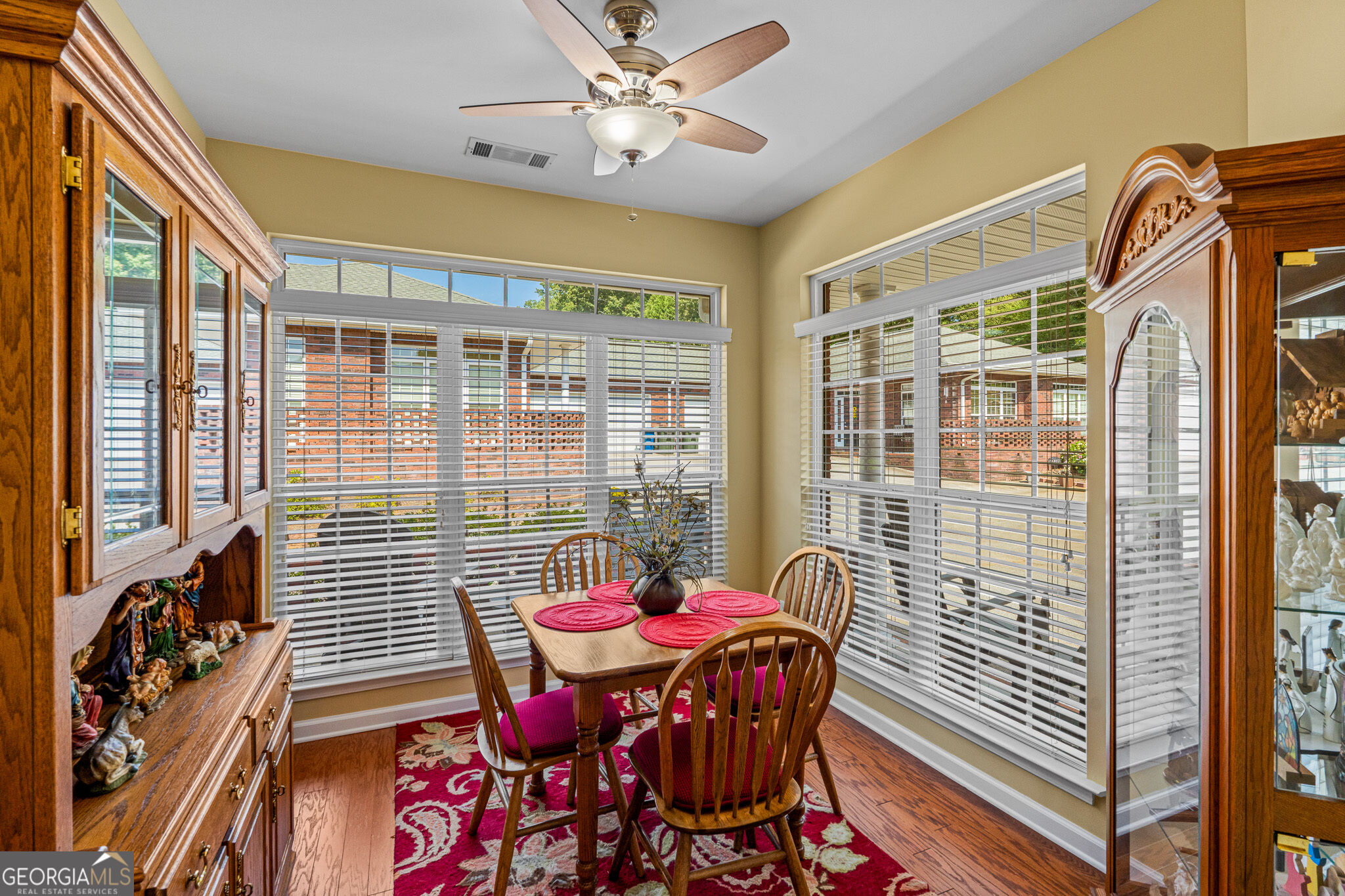 4232 Pondview Way Property Photo 4
