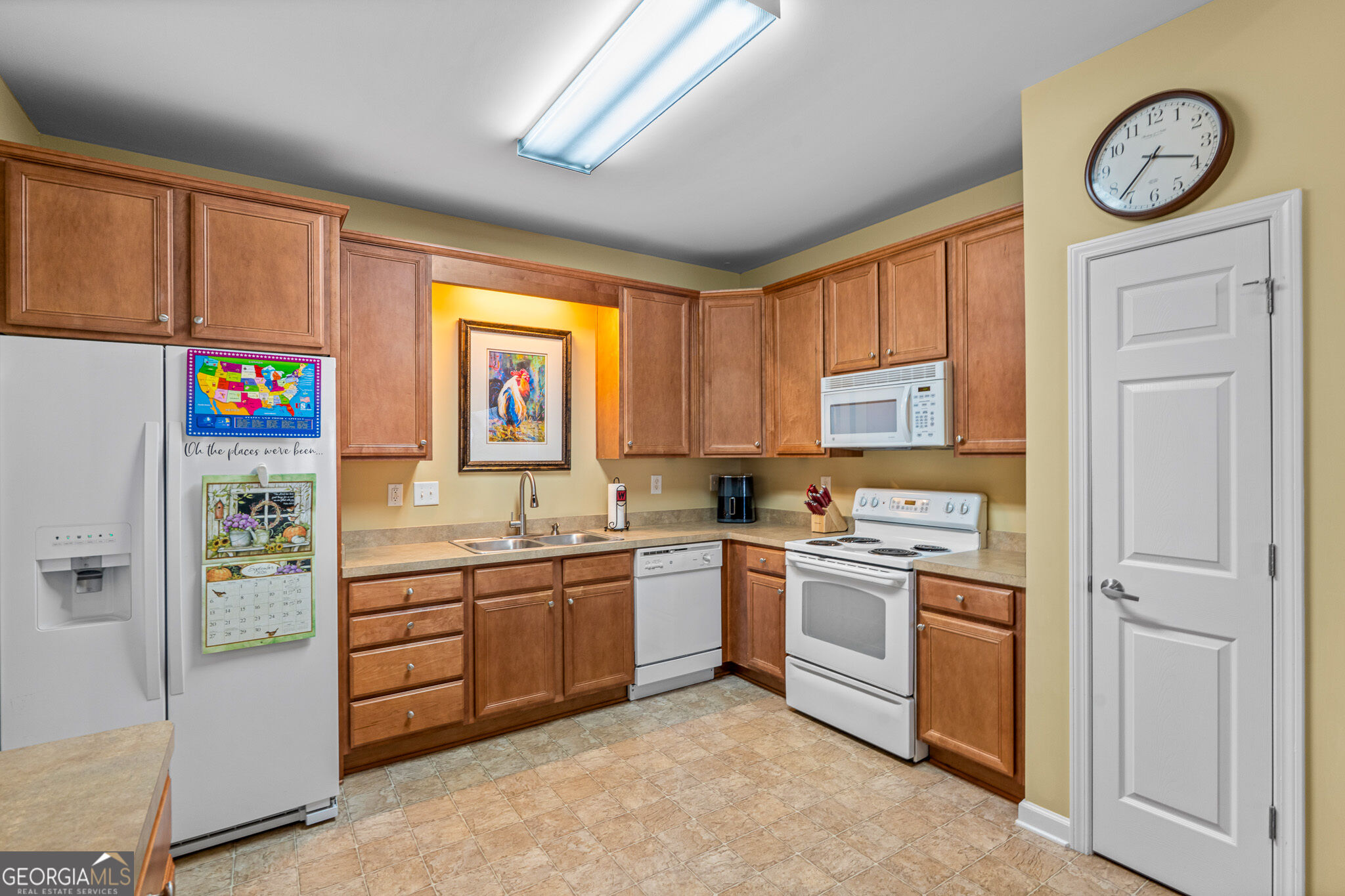4232 Pondview Way Property Photo 8