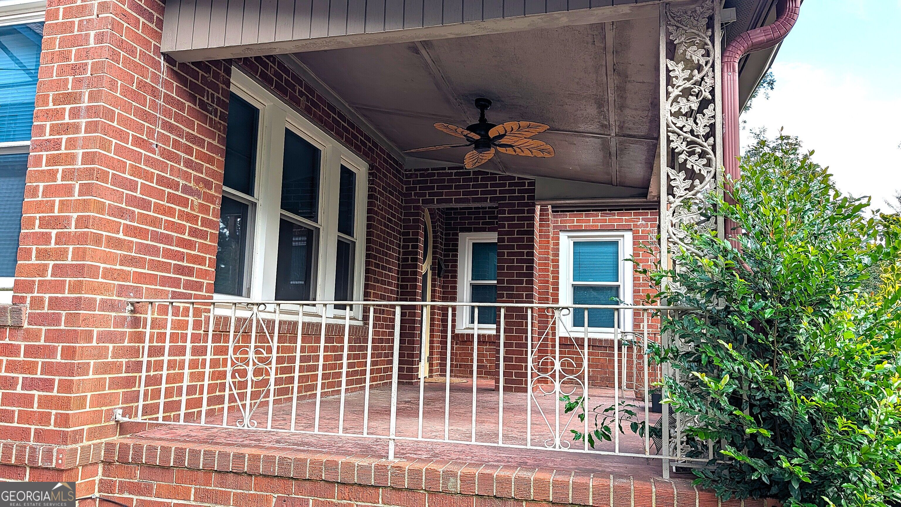 827 Boulevard Property Photo 4