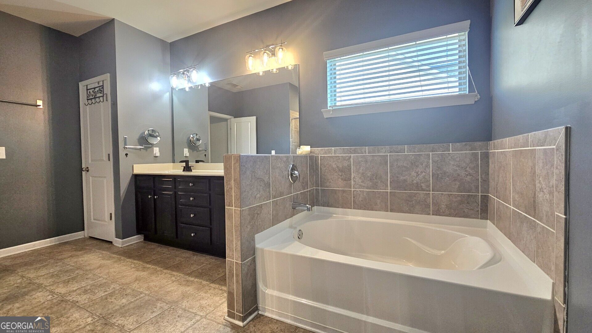 240 Kestrel Circle Property Photo 18