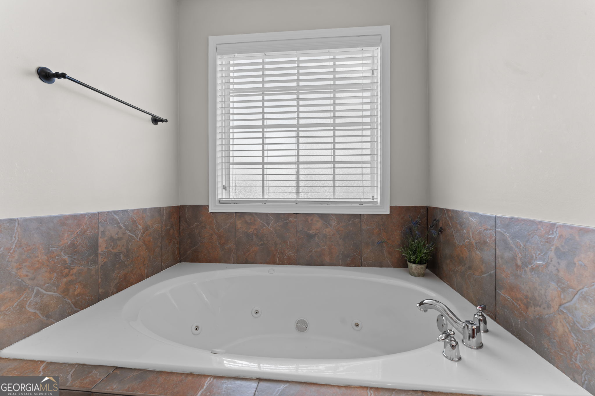 204 Galloway Street Property Photo 27