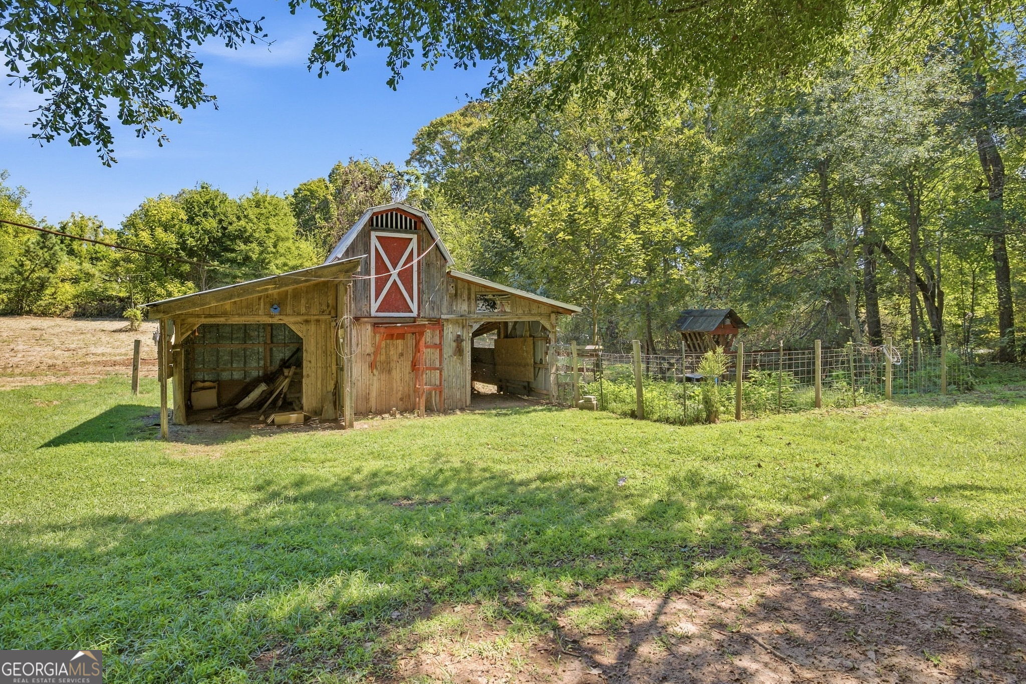 2124 Highway 105 Property Photo 5
