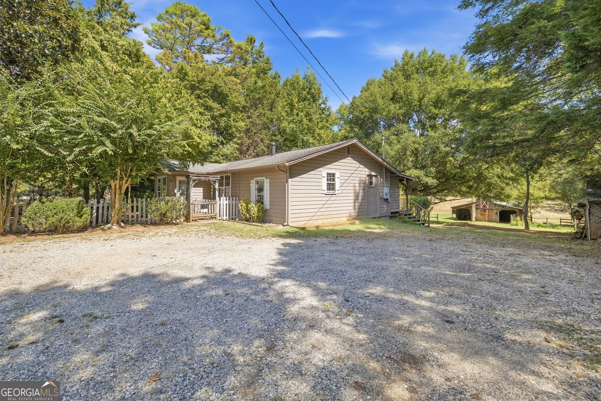 2124 Highway 105 Property Photo 7