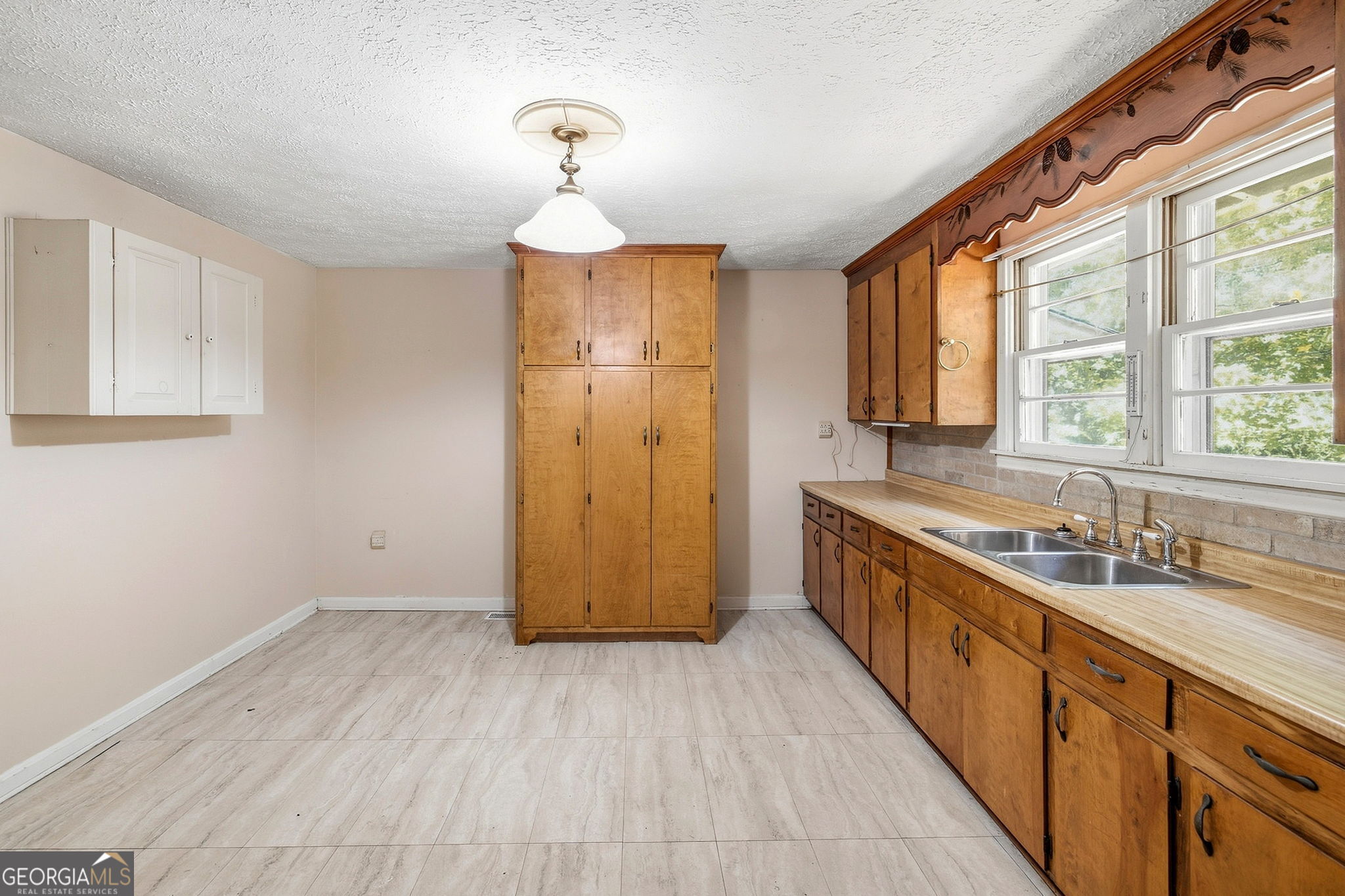 2124 Highway 105 Property Photo 13