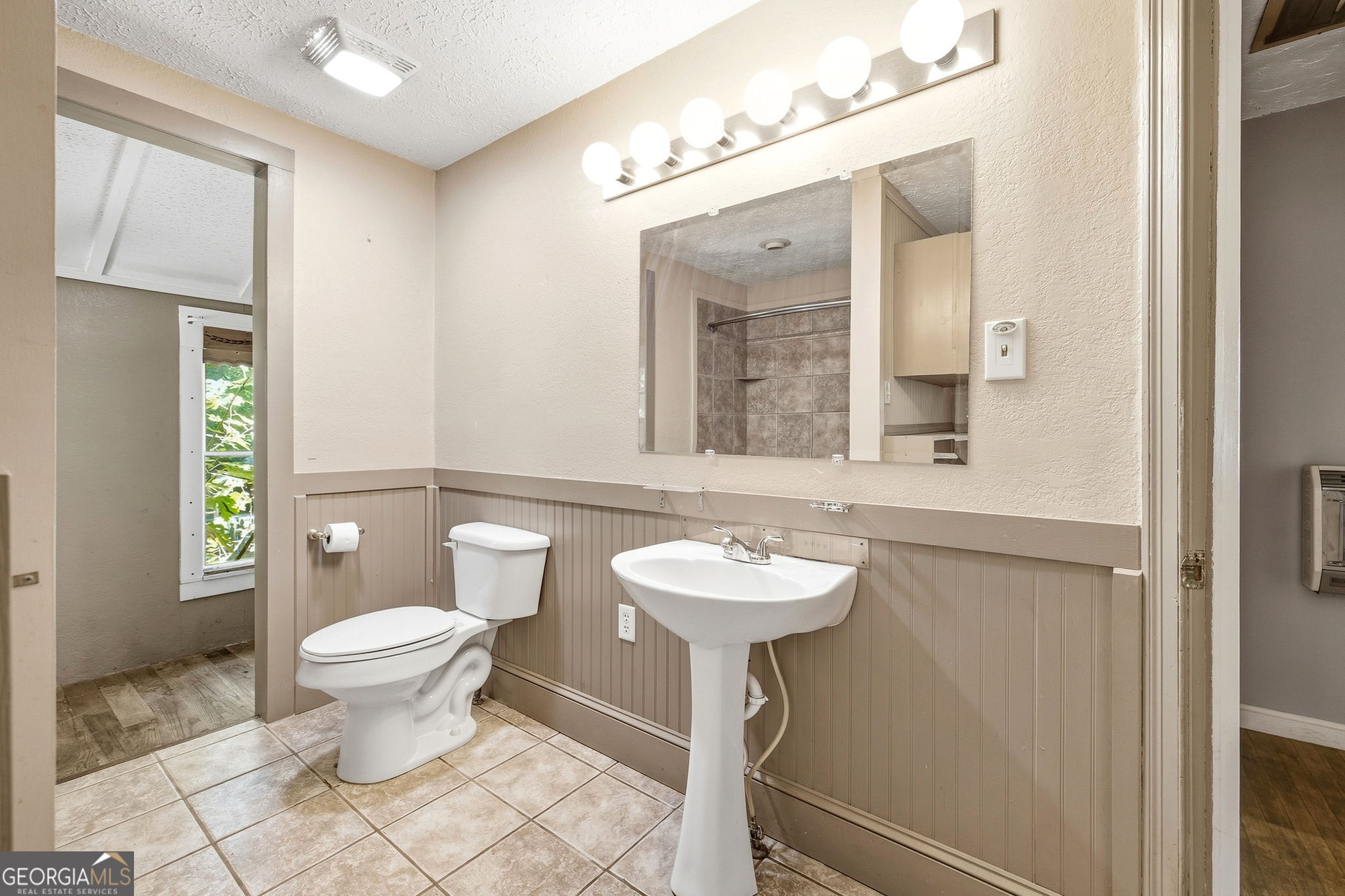 2124 Highway 105 Property Photo 16