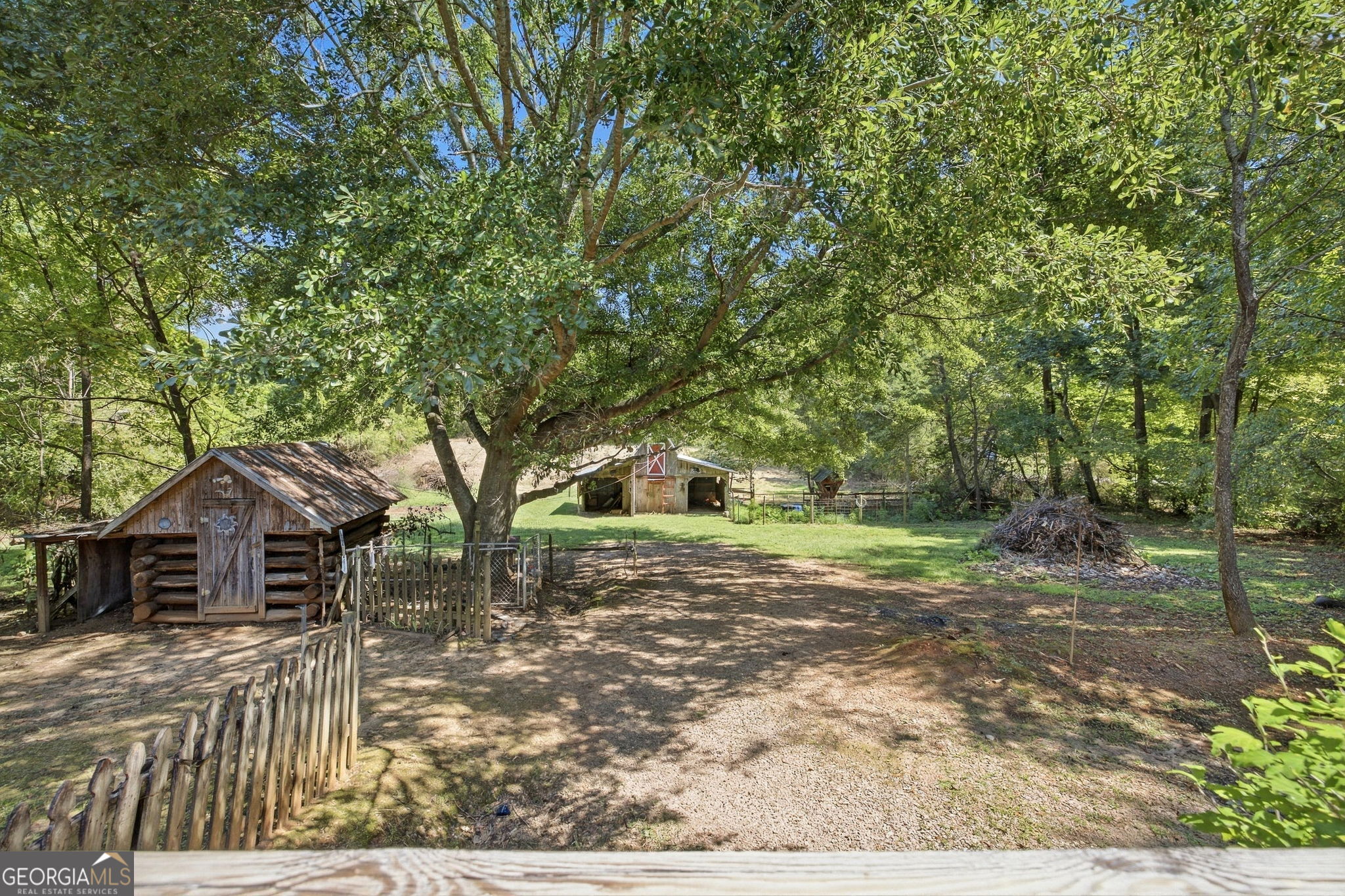 2124 Highway 105 Property Photo 21