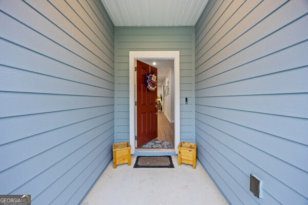 137 Breakwater Loop Property Photo 8