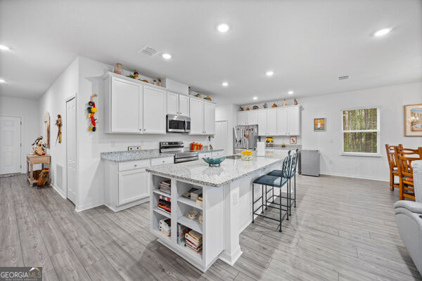137 Breakwater Loop Property Photo 14