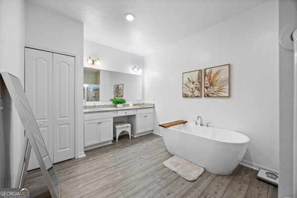 137 Breakwater Loop Property Photo 30