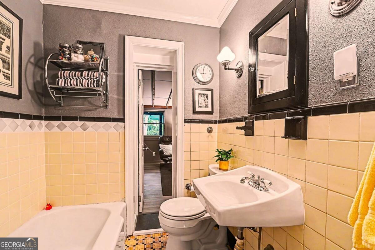 1 Lakeshore Drive Property Photo 22