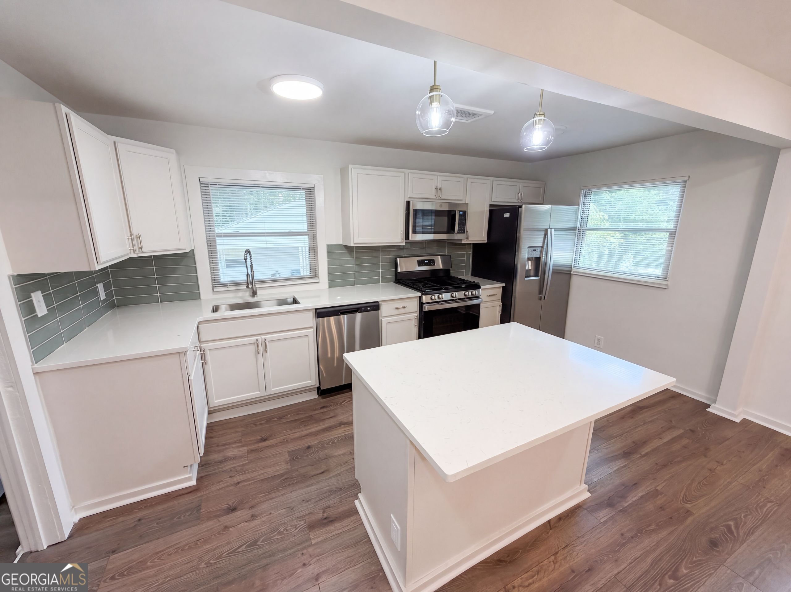 2225 Misty Lane Se Property Photo 2