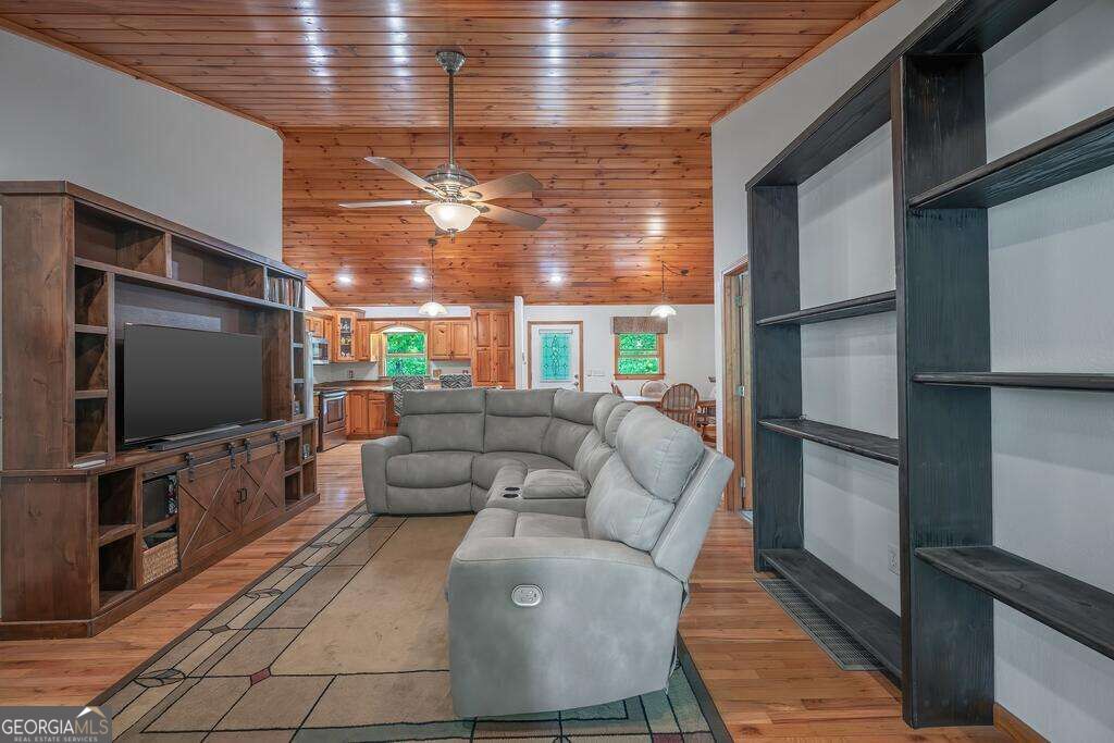 320 Mossy Creek Trail Property Photo 9