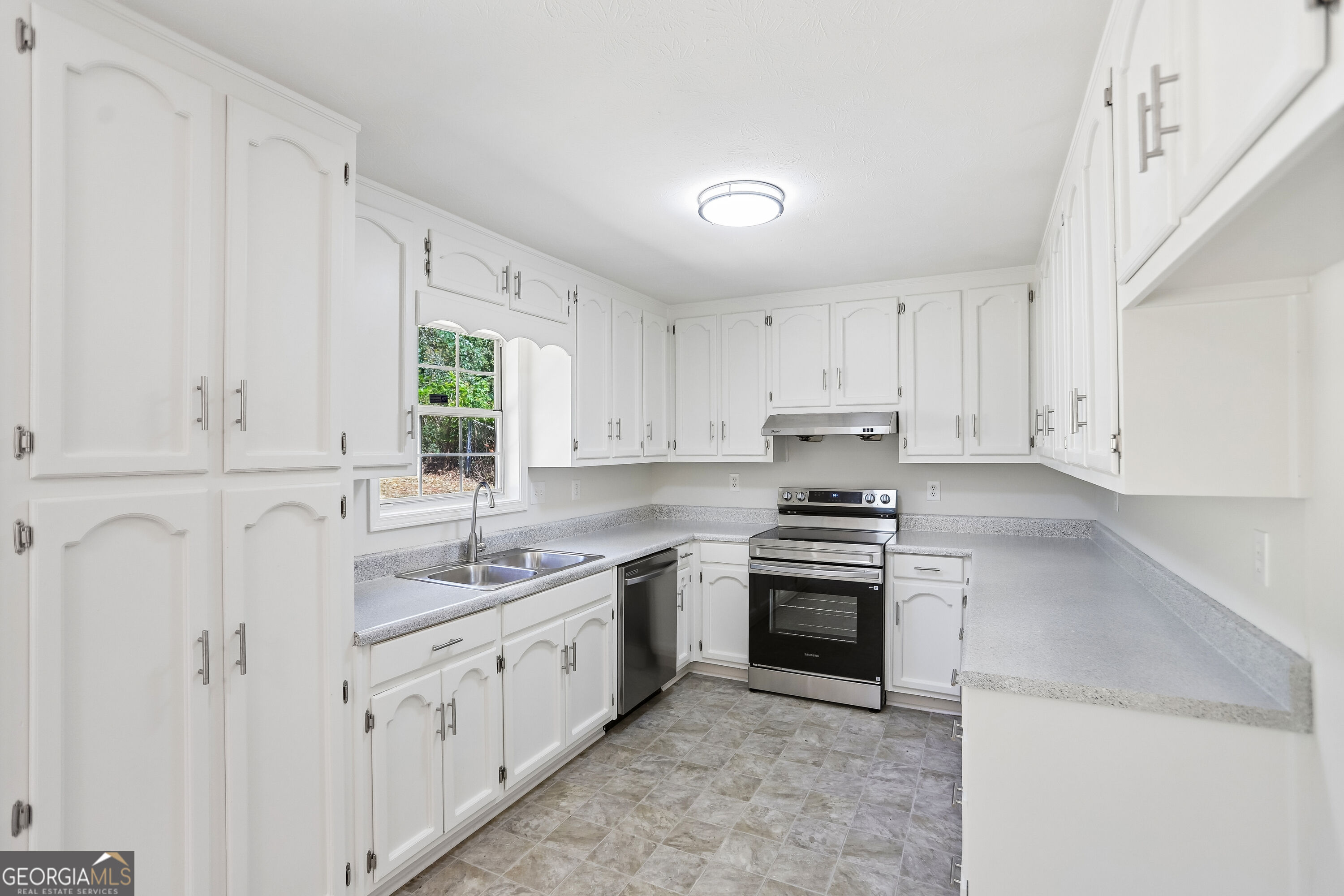 4051 Megan Road Property Photo 2