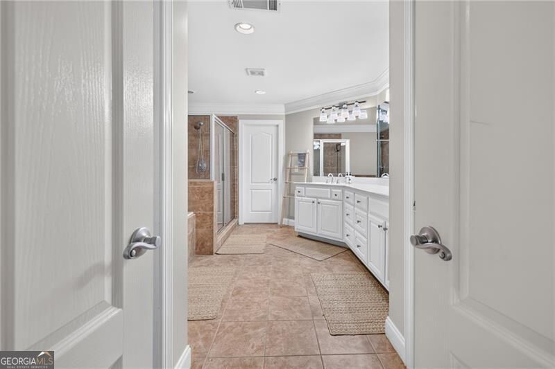 2640 Long Pointe Property Photo 37