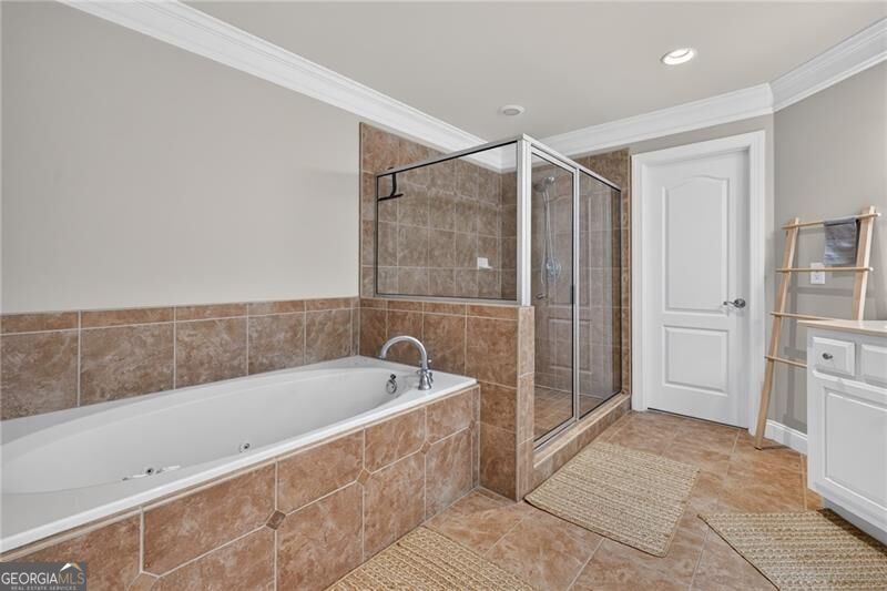 2640 Long Pointe Property Photo 39