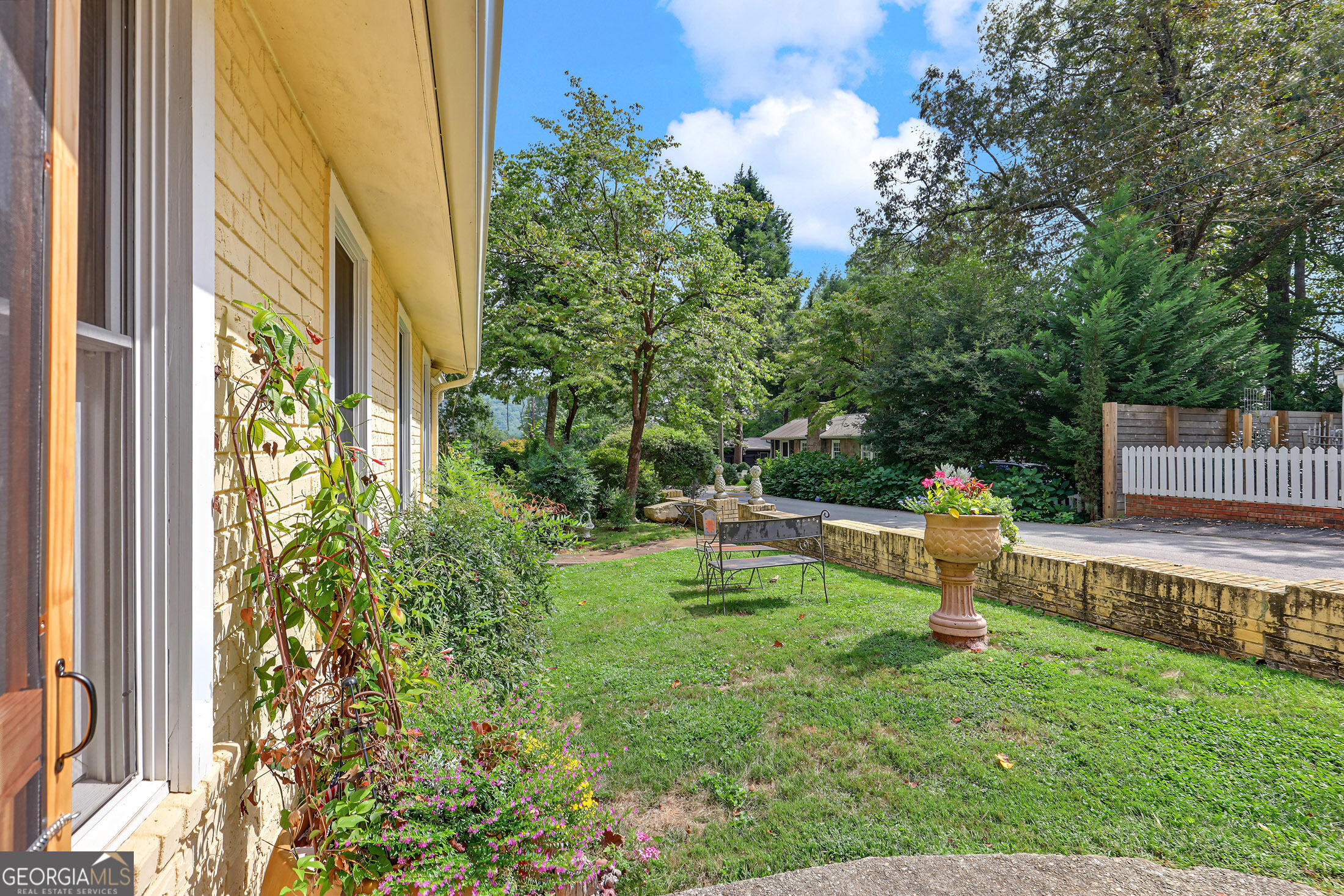 98 Pickett Hill Street Property Photo 42
