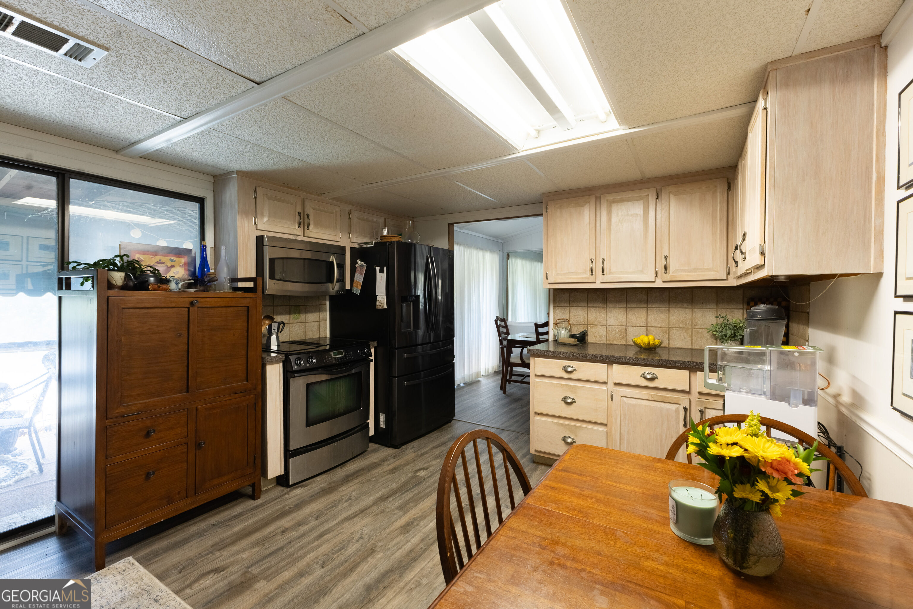 18 Merrill Way Property Photo 11