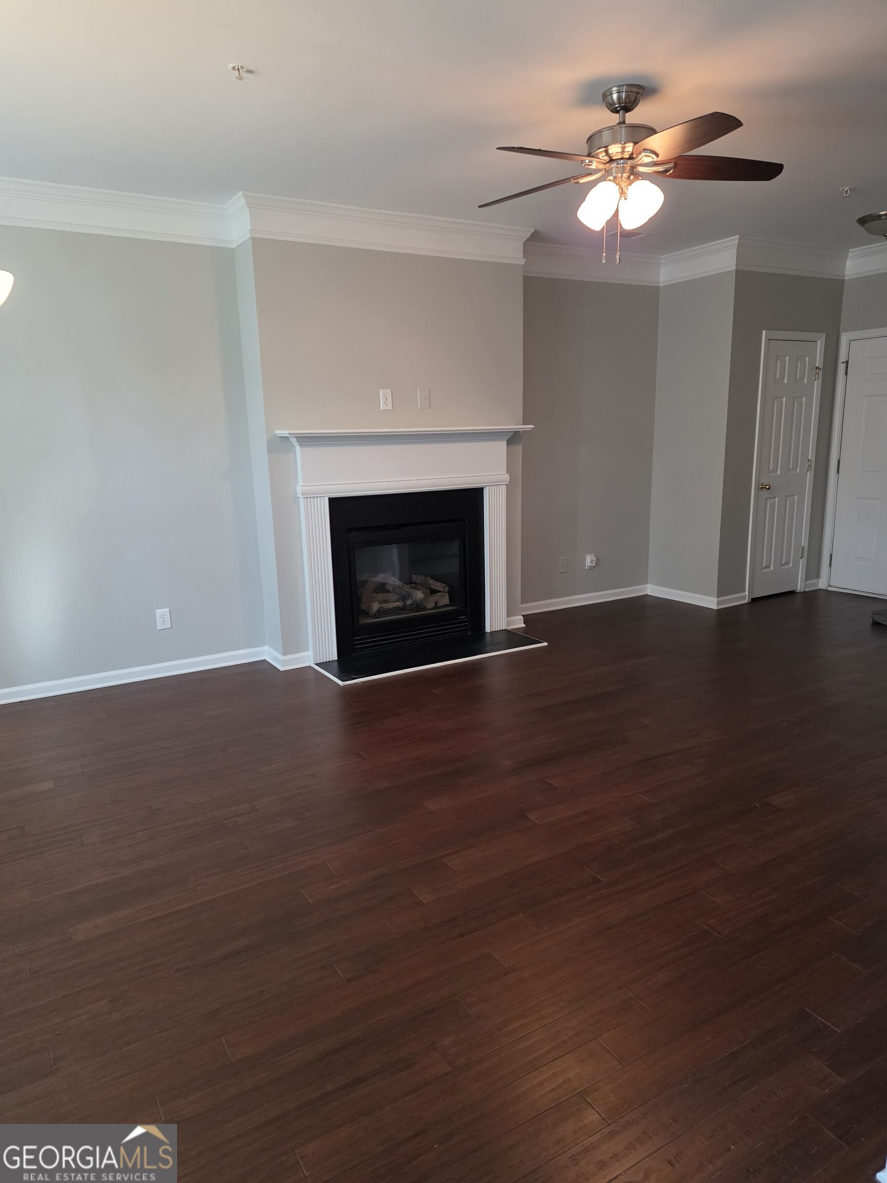2432 Black Forest Drive Property Photo 3