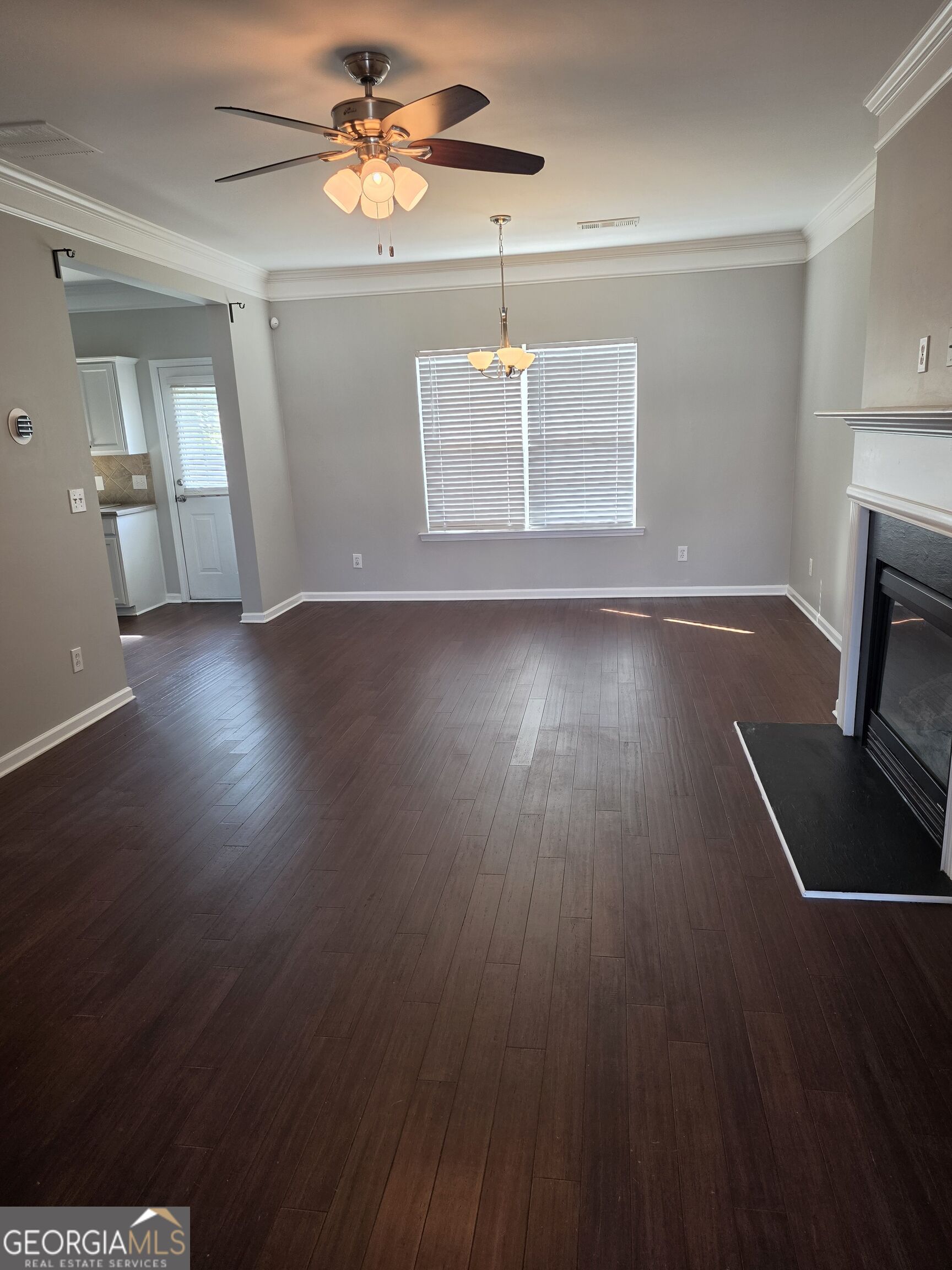 2432 Black Forest Drive Property Photo 5