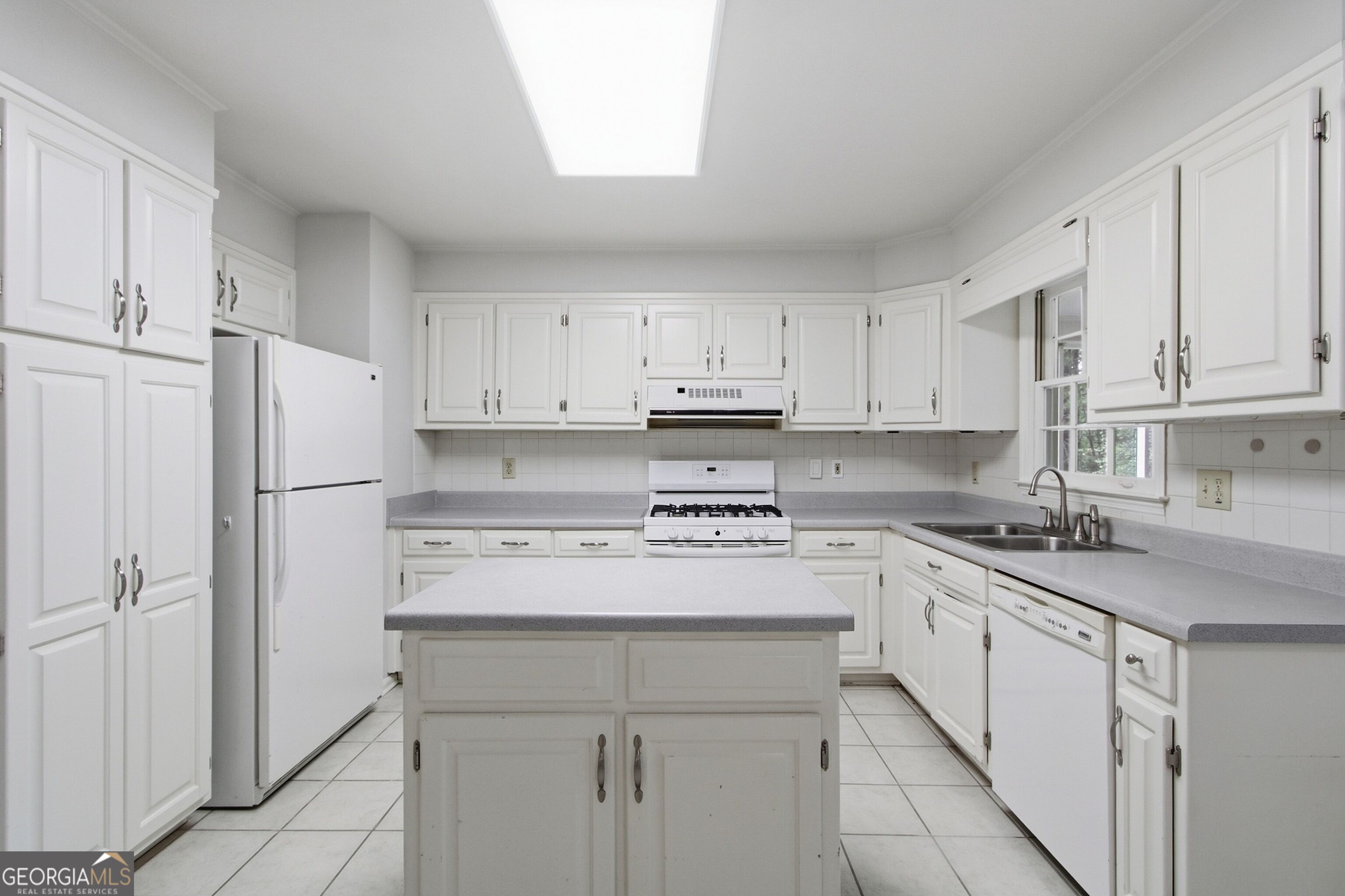 434 Indian Lake Court Property Photo 2