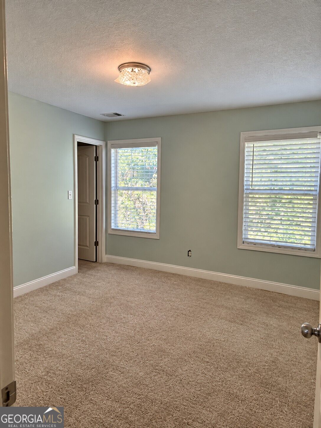 702 Lynnfield Drive Property Photo 5